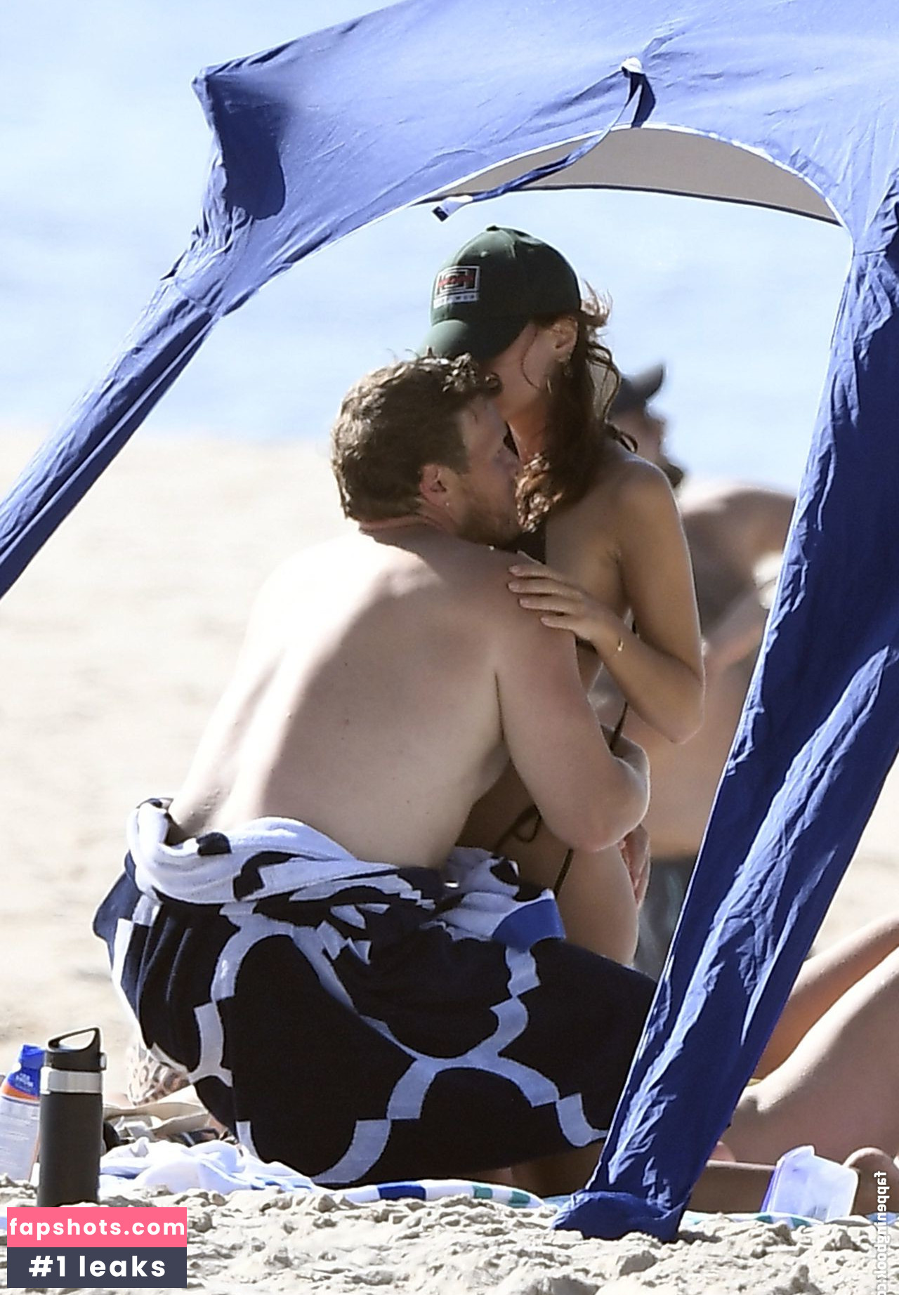 Emily Ratajkowski gallery photo #5520