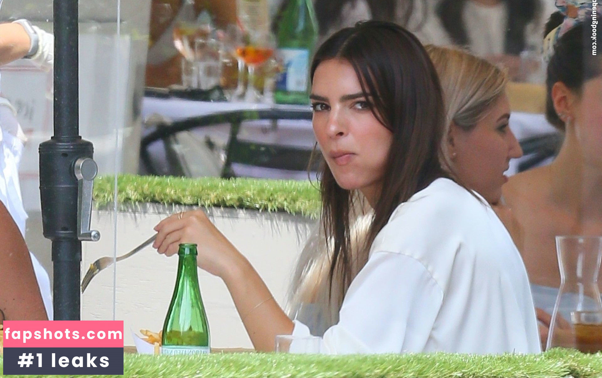 Emily Ratajkowski gallery photo #5583