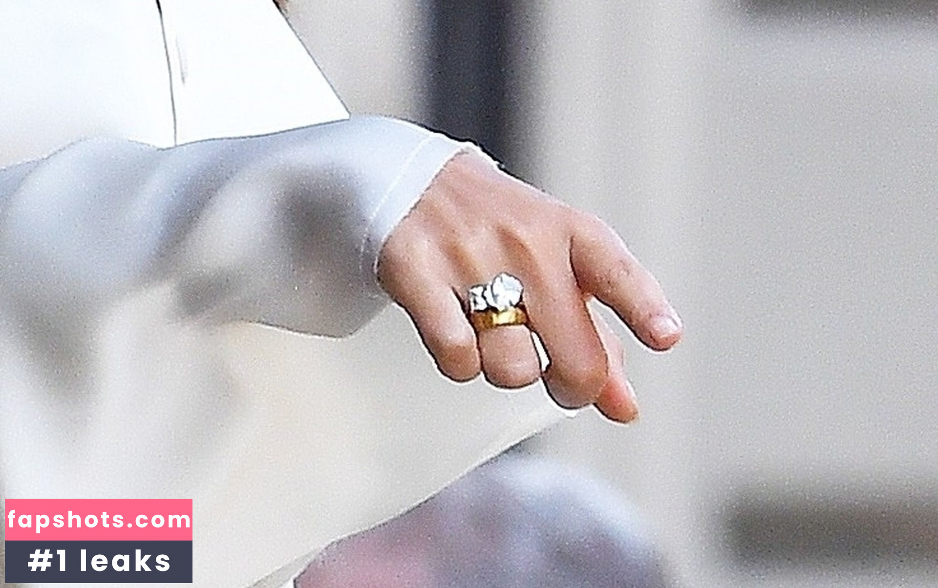 Emily Ratajkowski gallery photo #5587