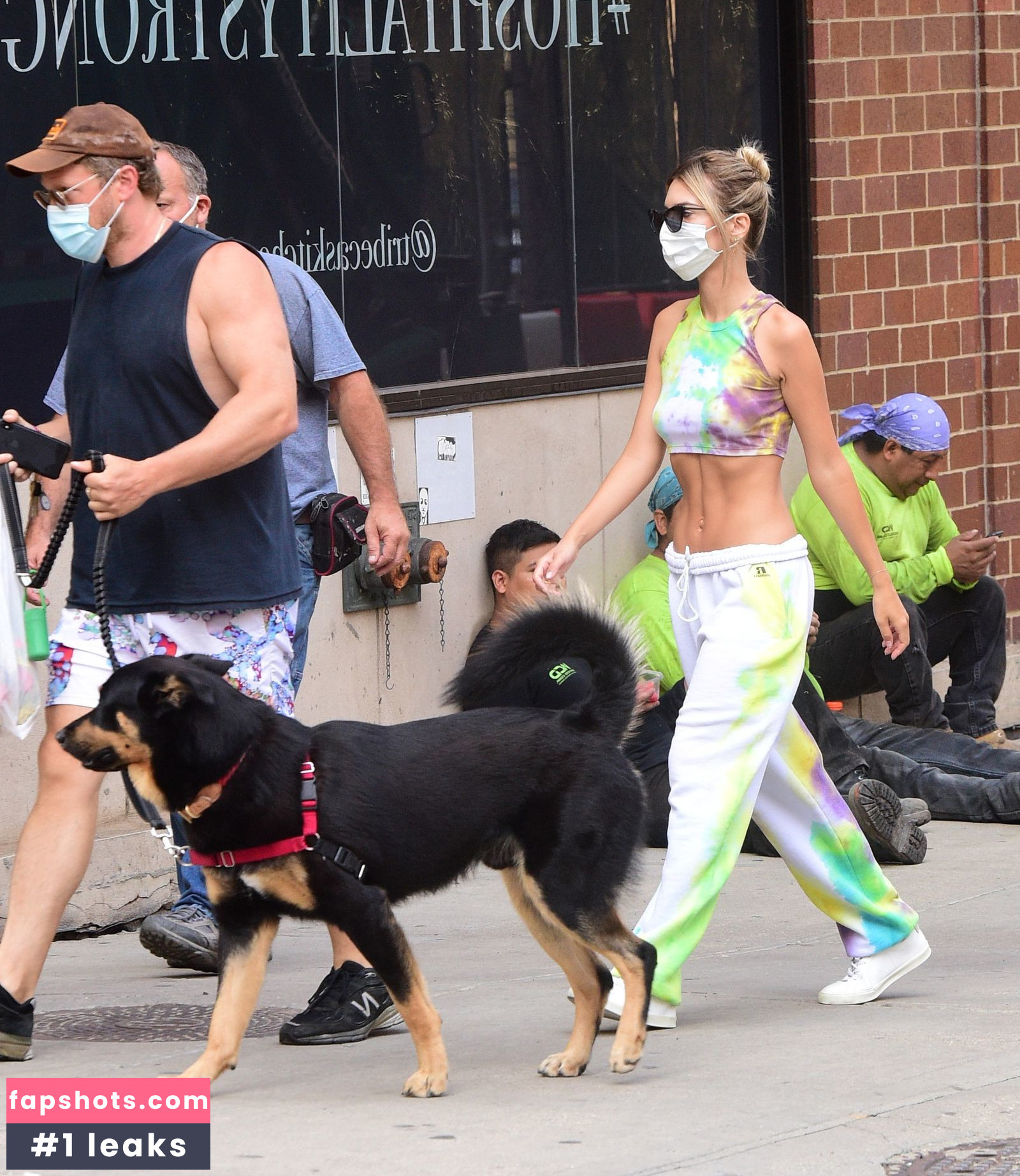 Emily Ratajkowski gallery photo #5635