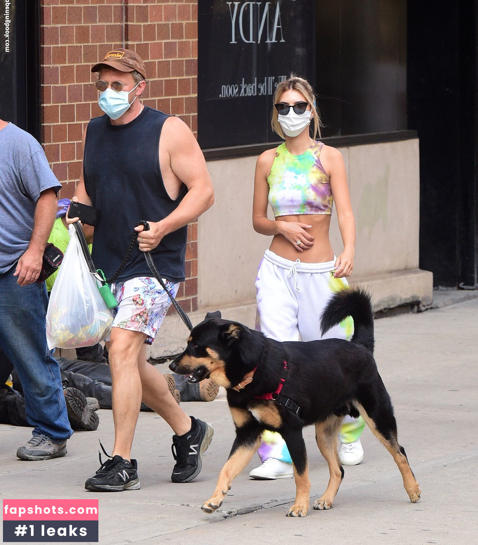 Emily Ratajkowski gallery photo #5636