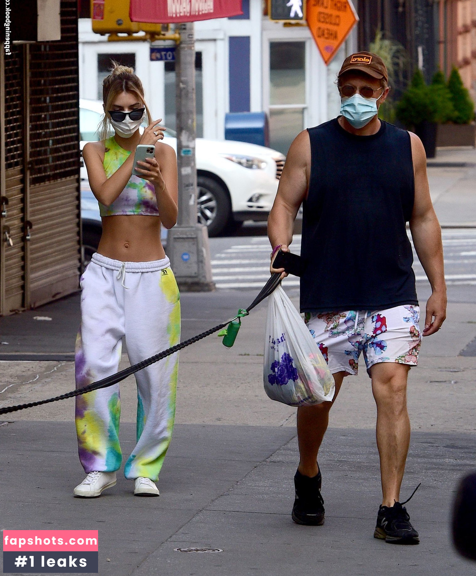 Emily Ratajkowski gallery photo #5640