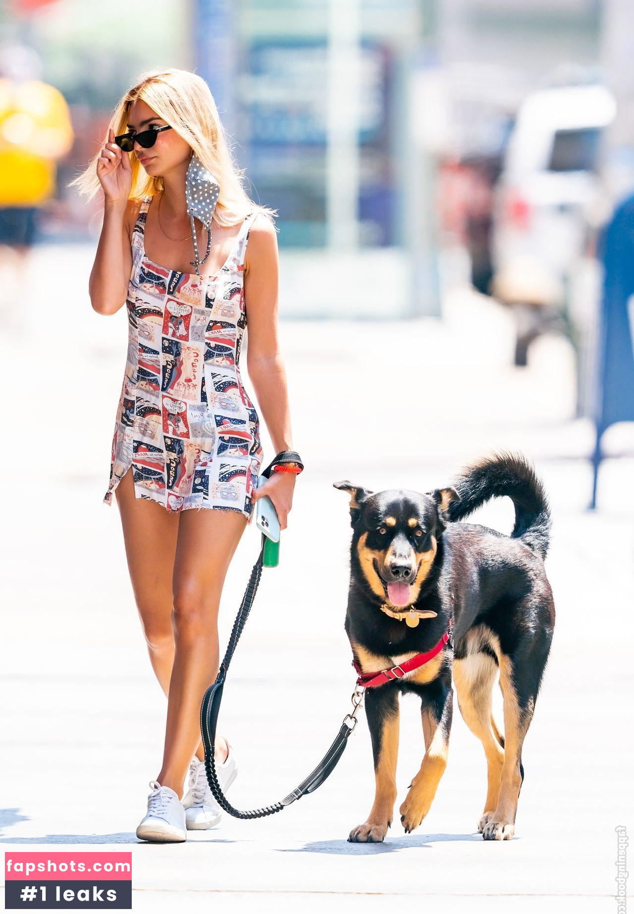 Emily Ratajkowski gallery photo #5645