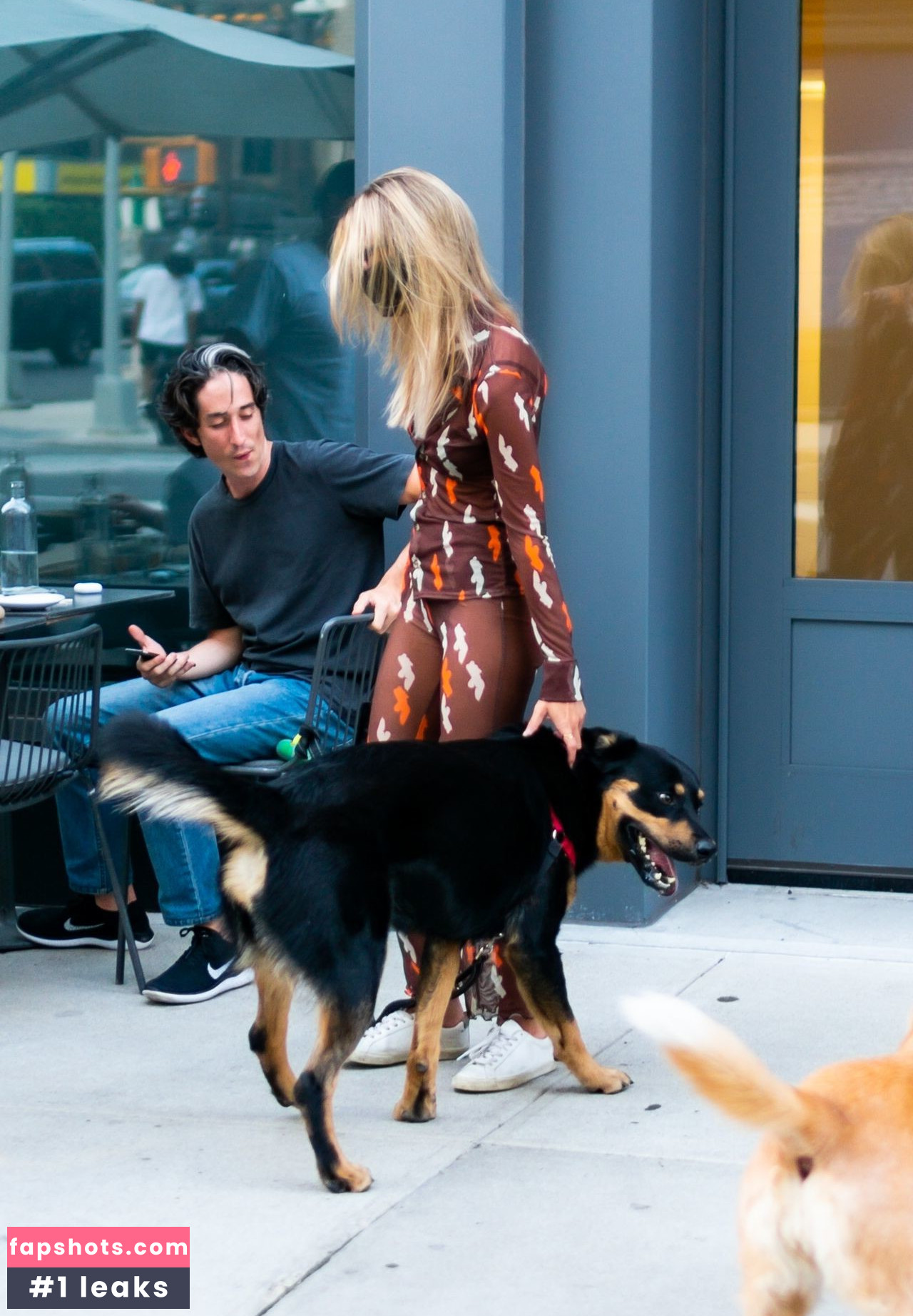 Emily Ratajkowski gallery photo #5649