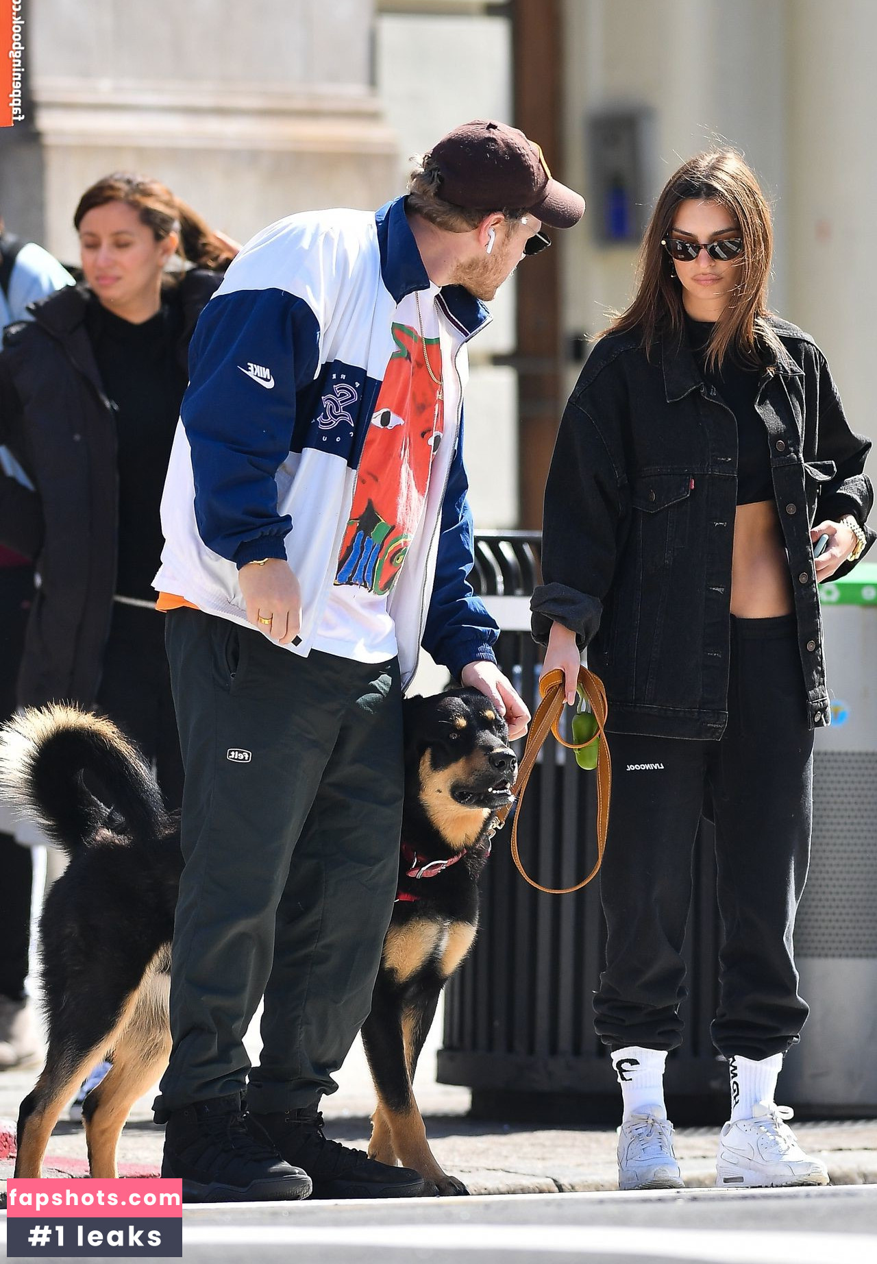 Emily Ratajkowski gallery photo #5711