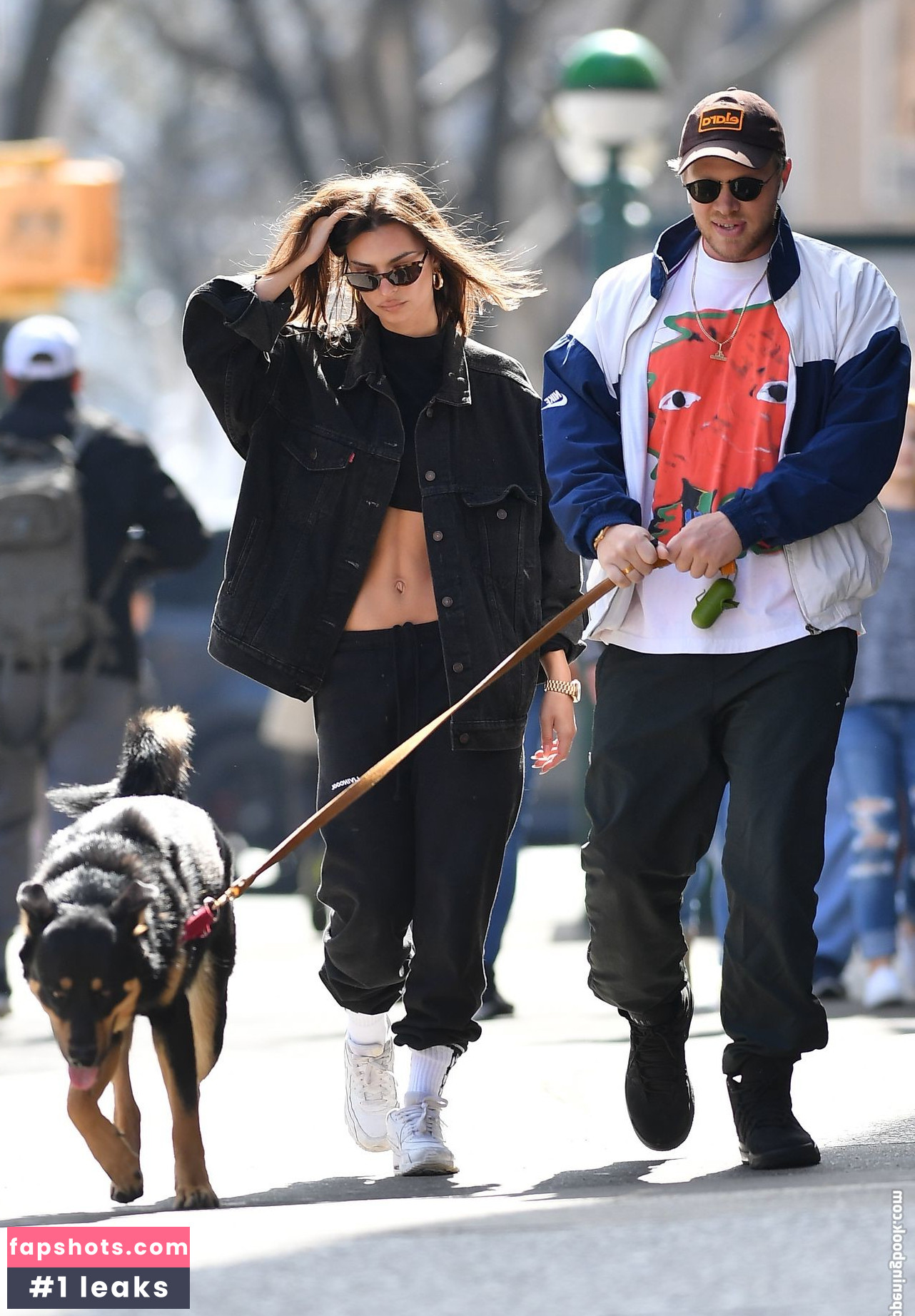 Emily Ratajkowski gallery photo #5712