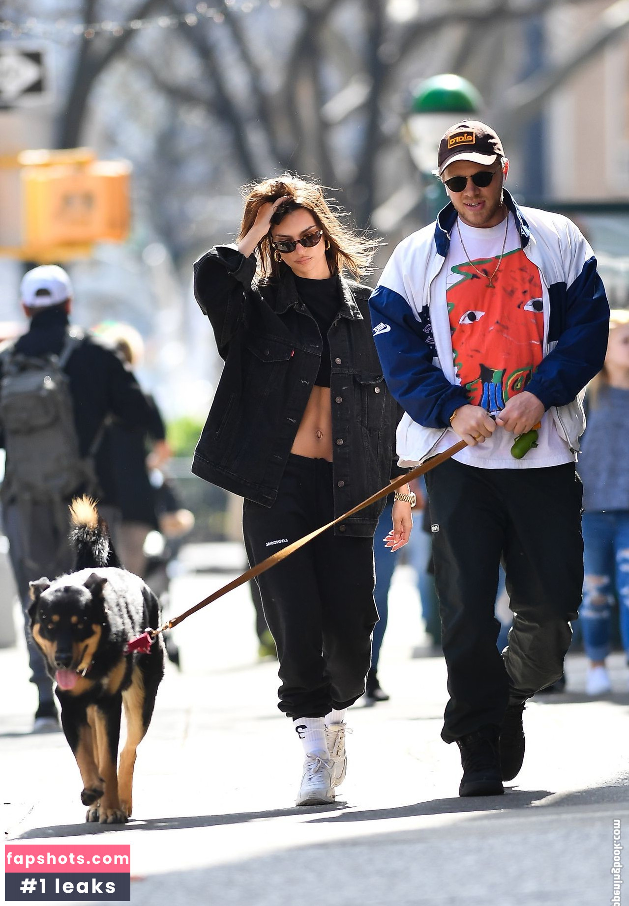 Emily Ratajkowski gallery photo #5713