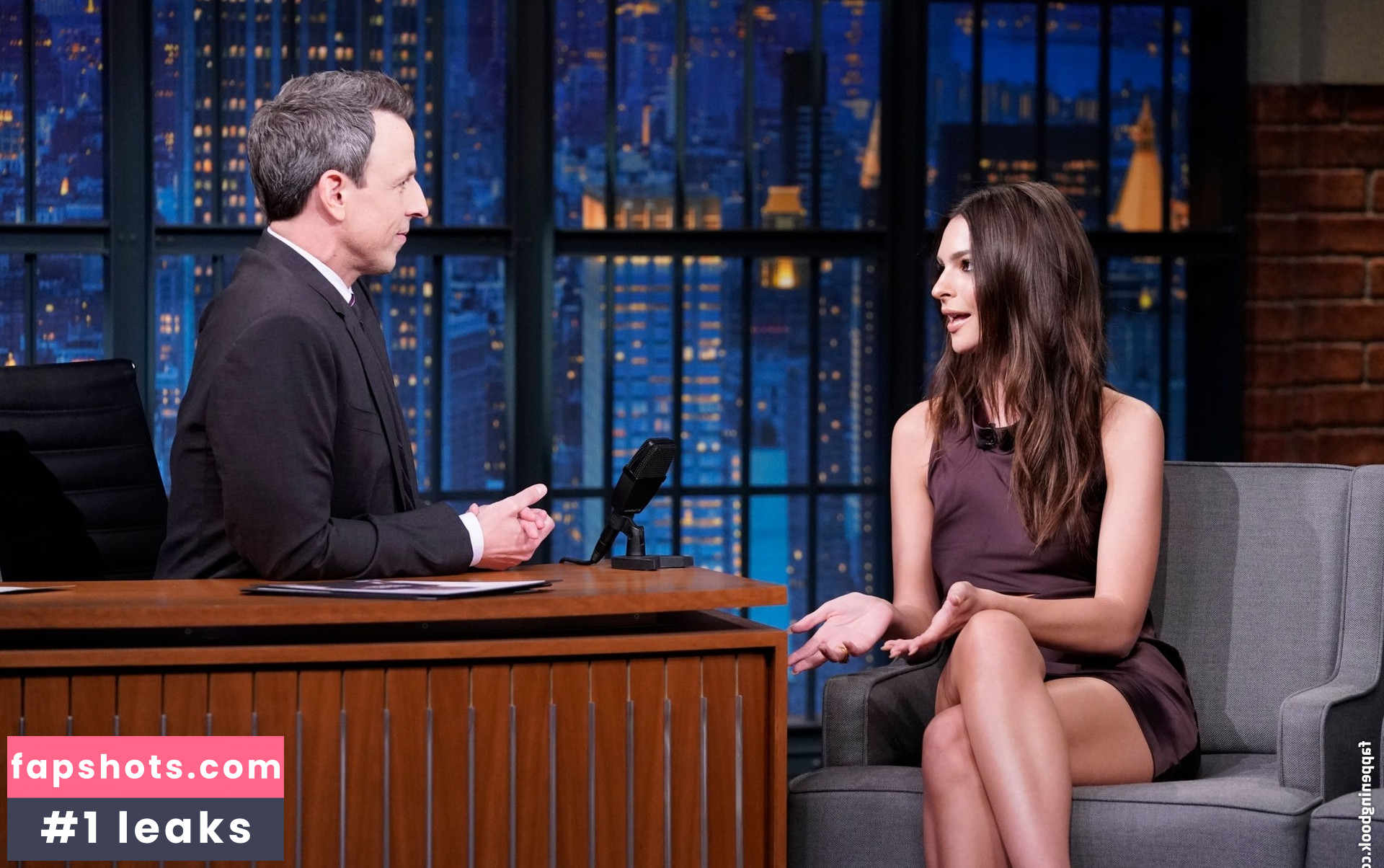 Emily Ratajkowski gallery photo #5718