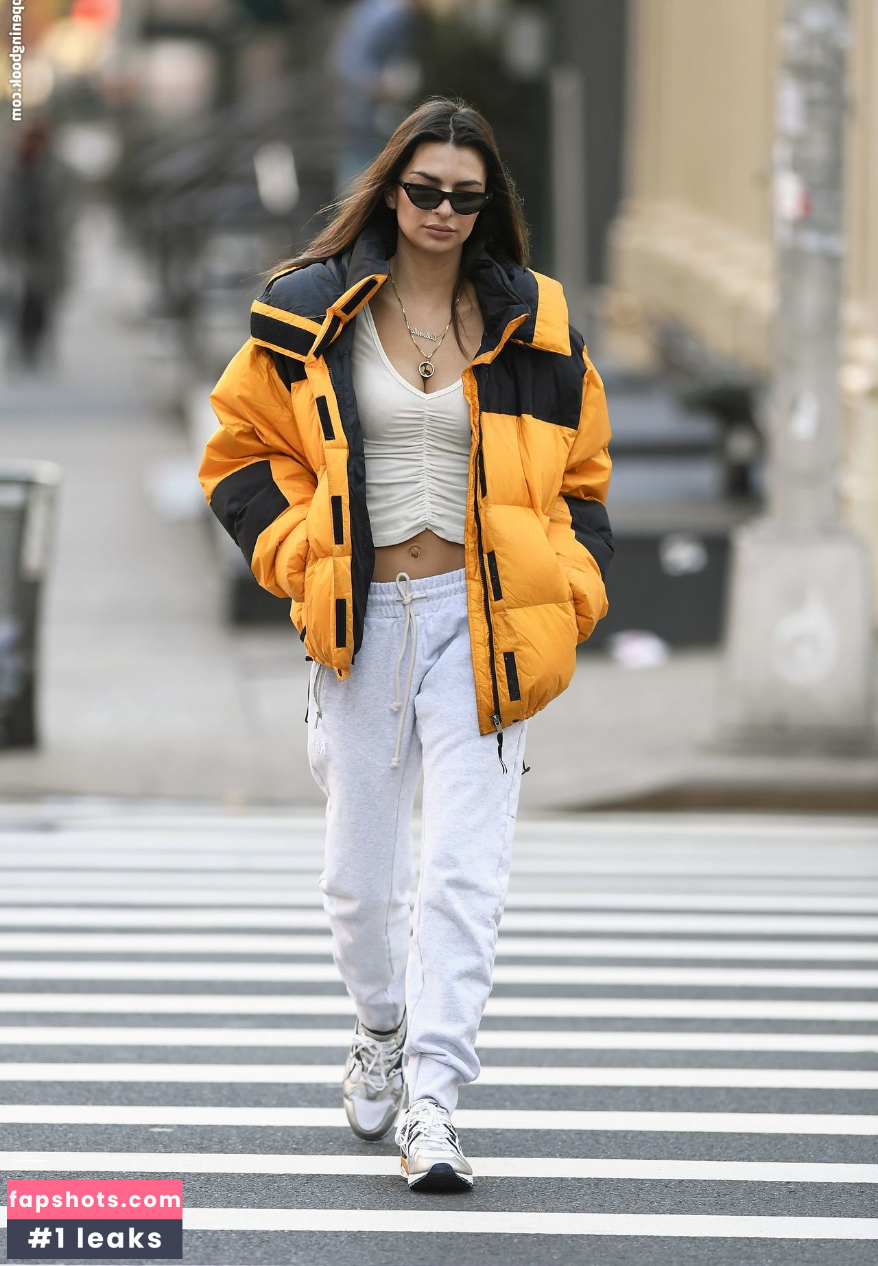 Emily Ratajkowski gallery photo #5765