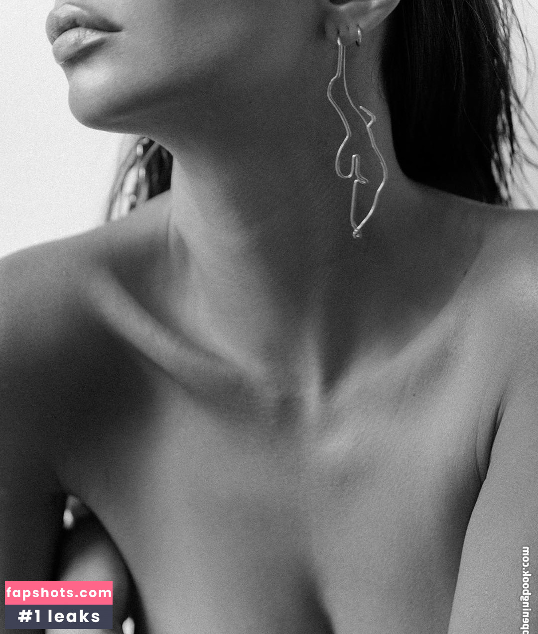 Emily Ratajkowski gallery photo #5792