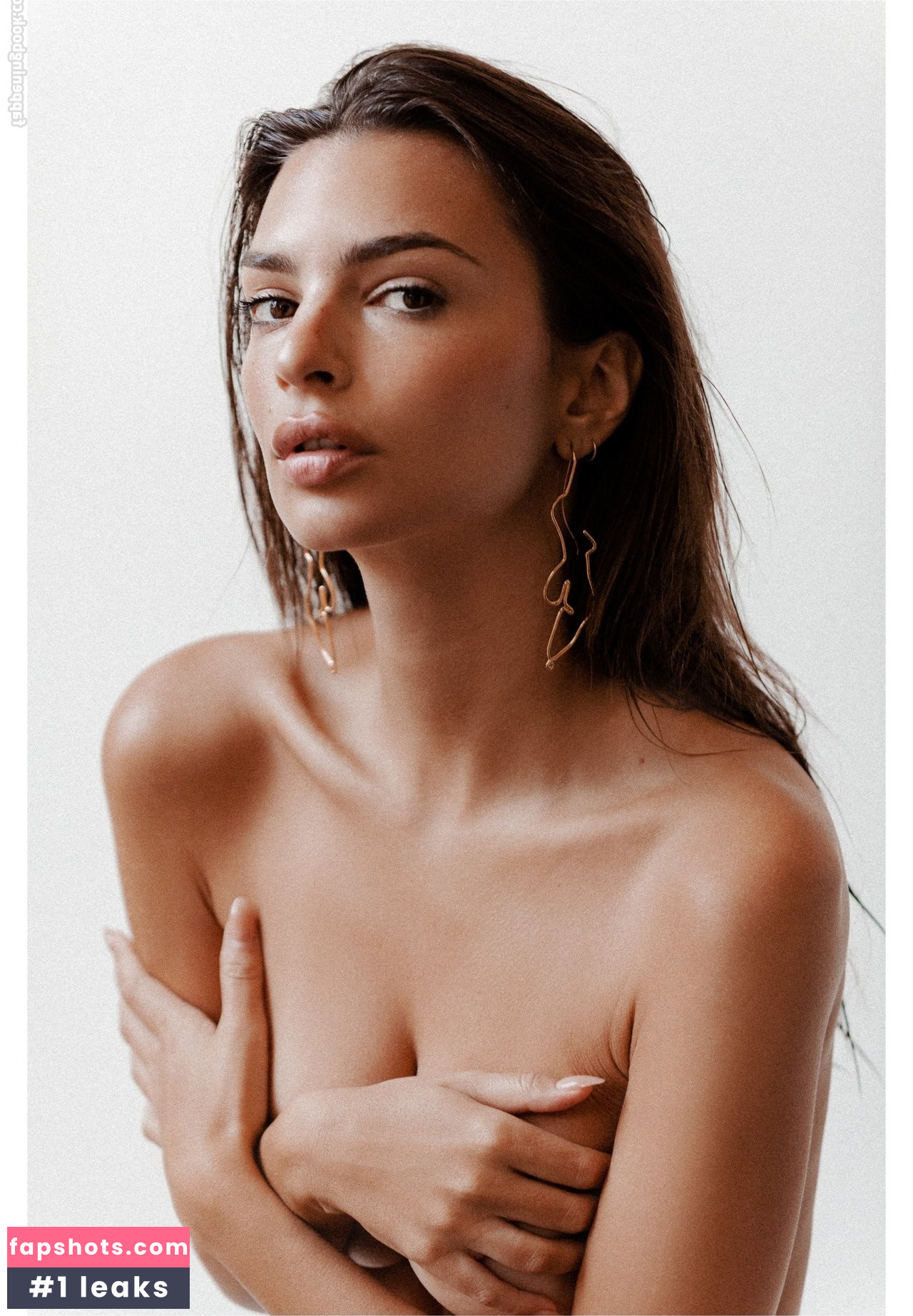 Emily Ratajkowski gallery photo #5794