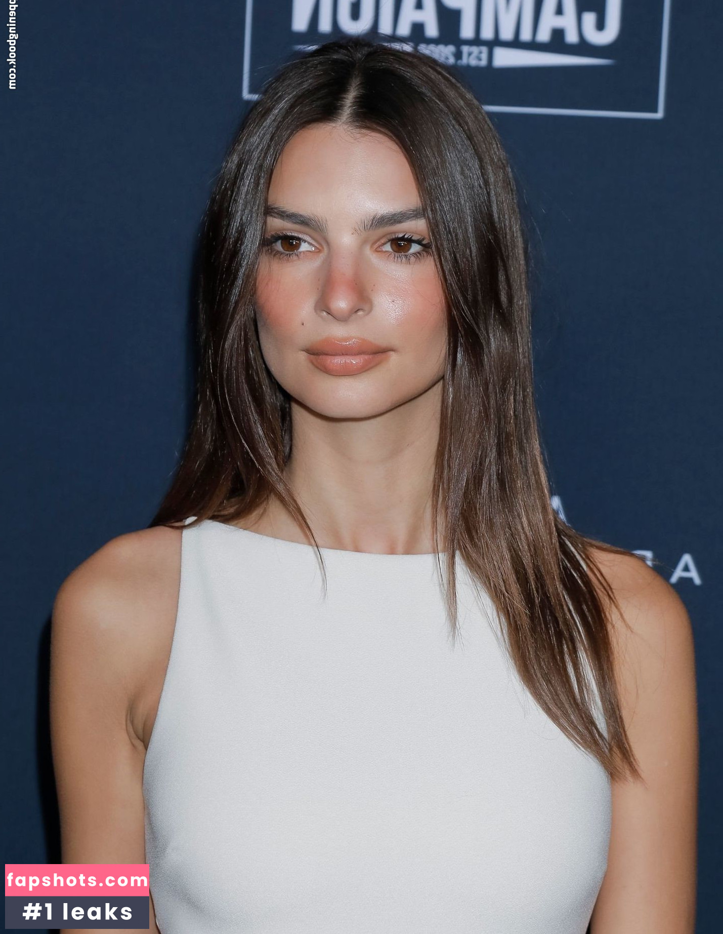 Emily Ratajkowski gallery photo #5812