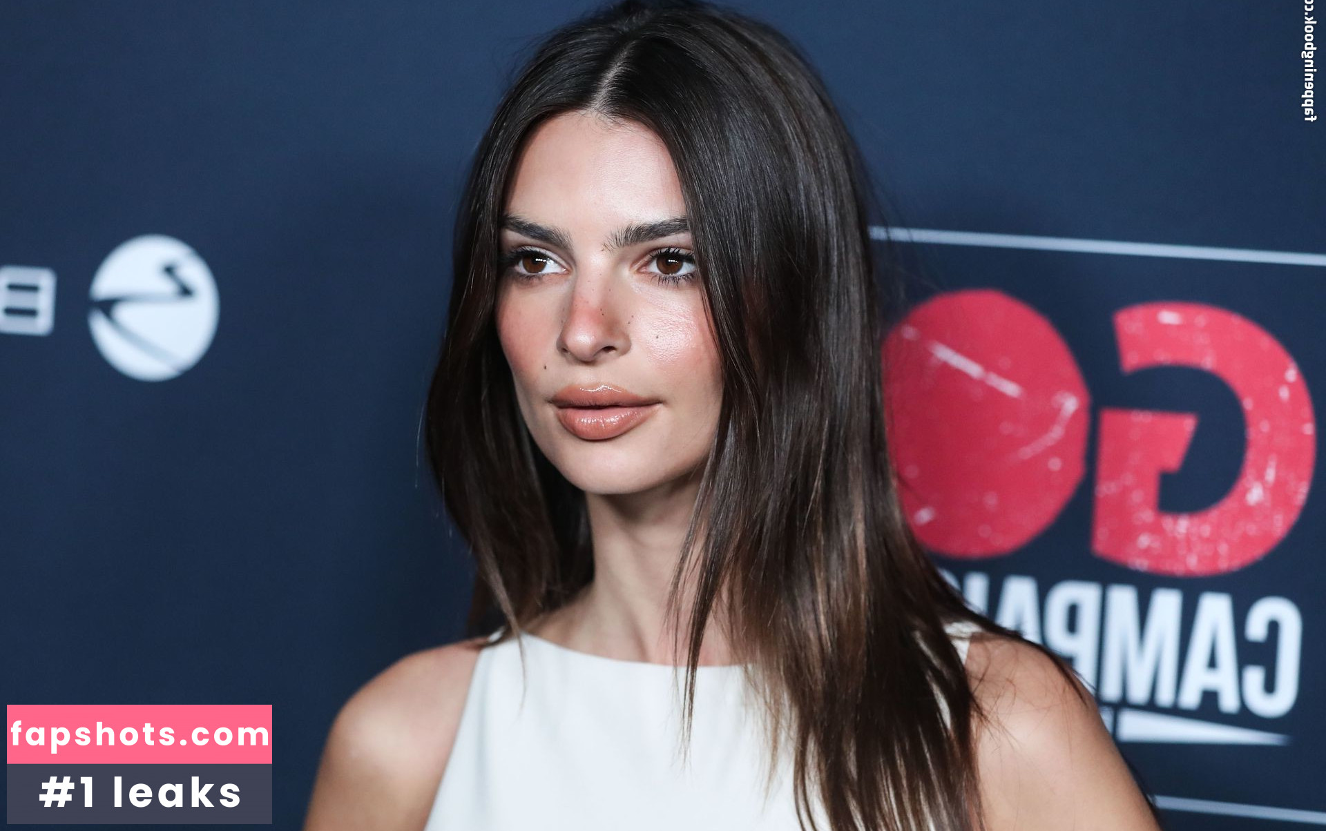 Emily Ratajkowski gallery photo #5825