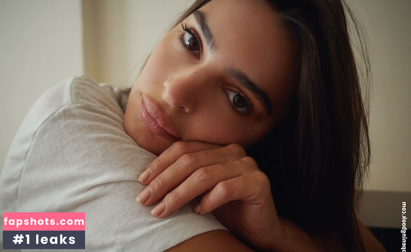 Emily Ratajkowski gallery photo #61