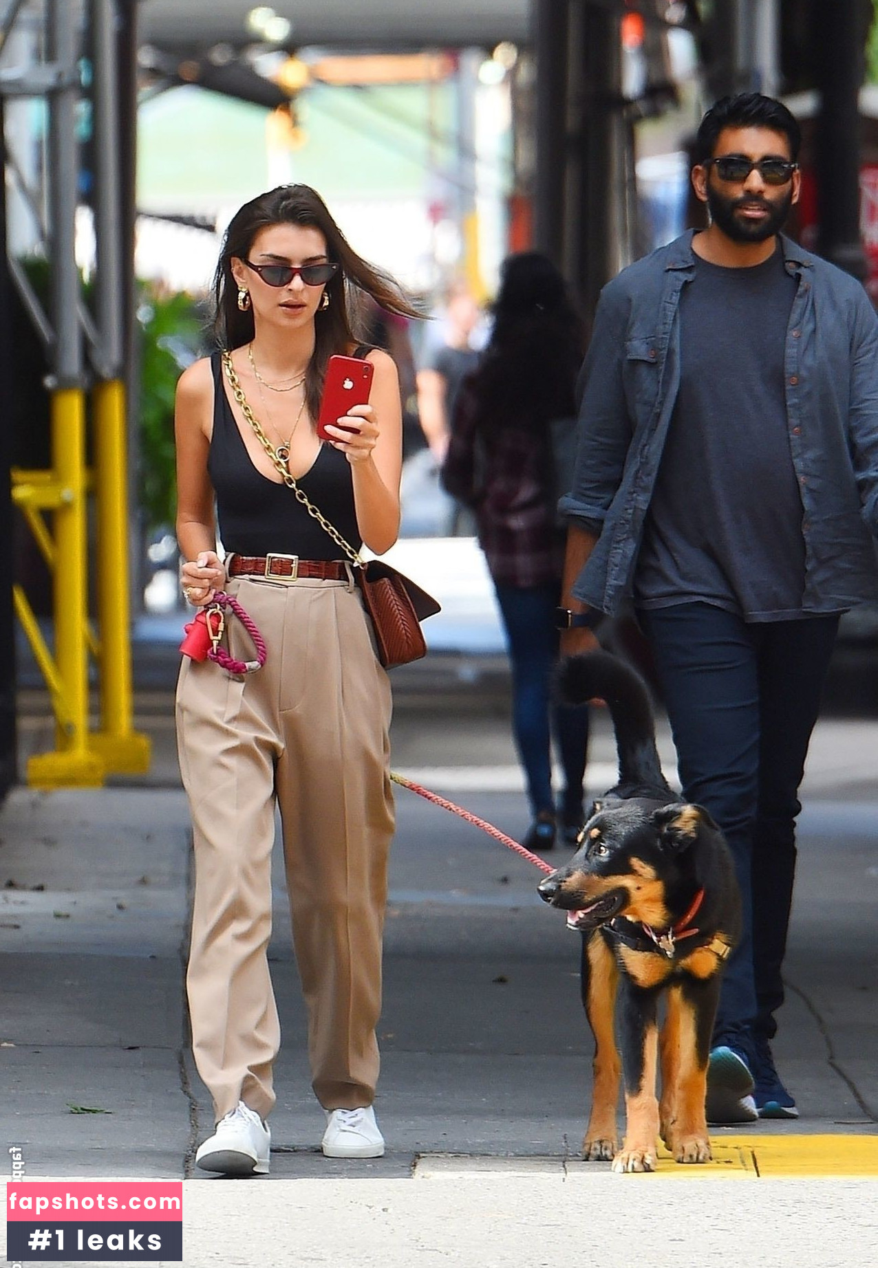 Emily Ratajkowski gallery photo #6017