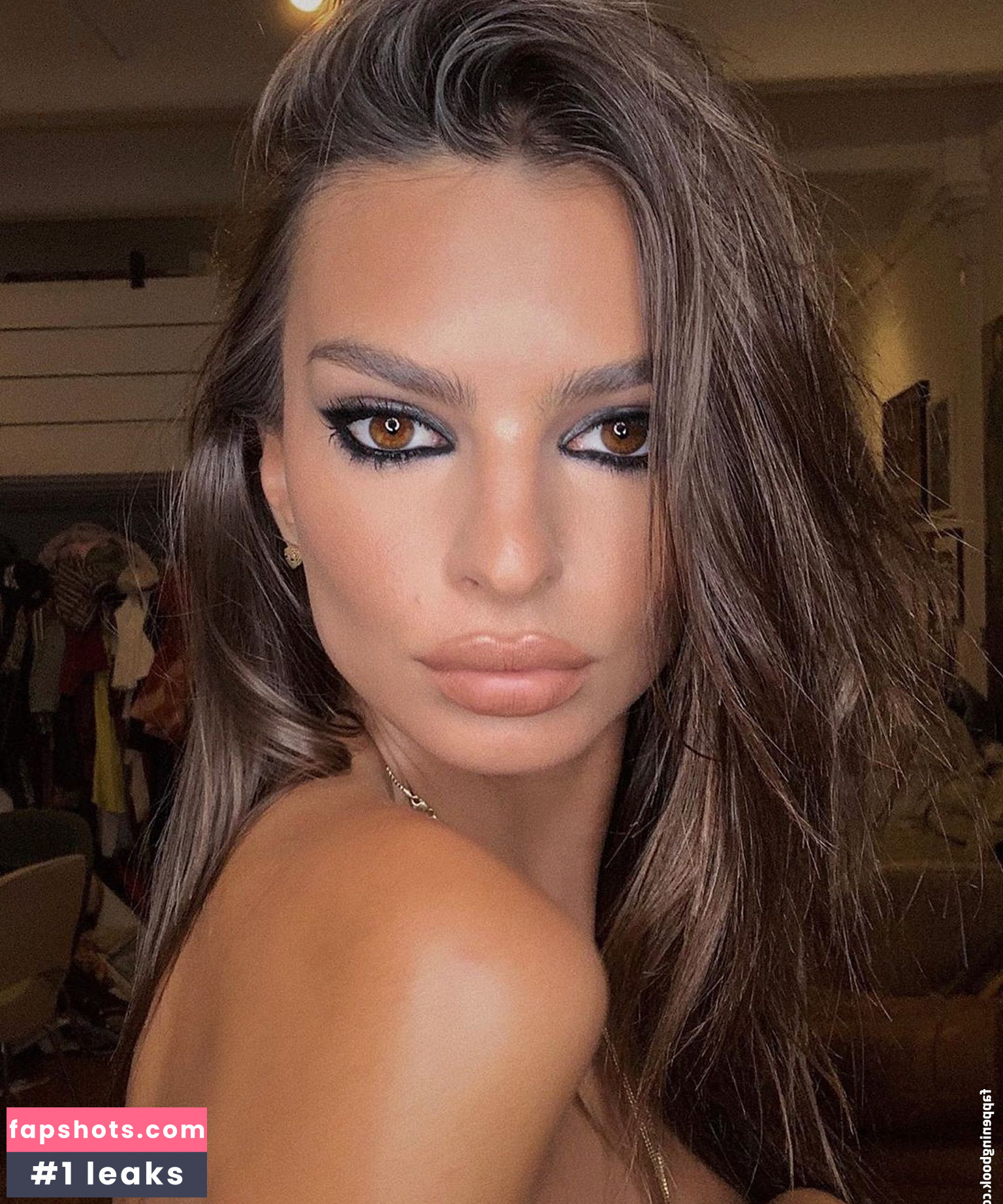 Emily Ratajkowski gallery photo #6085