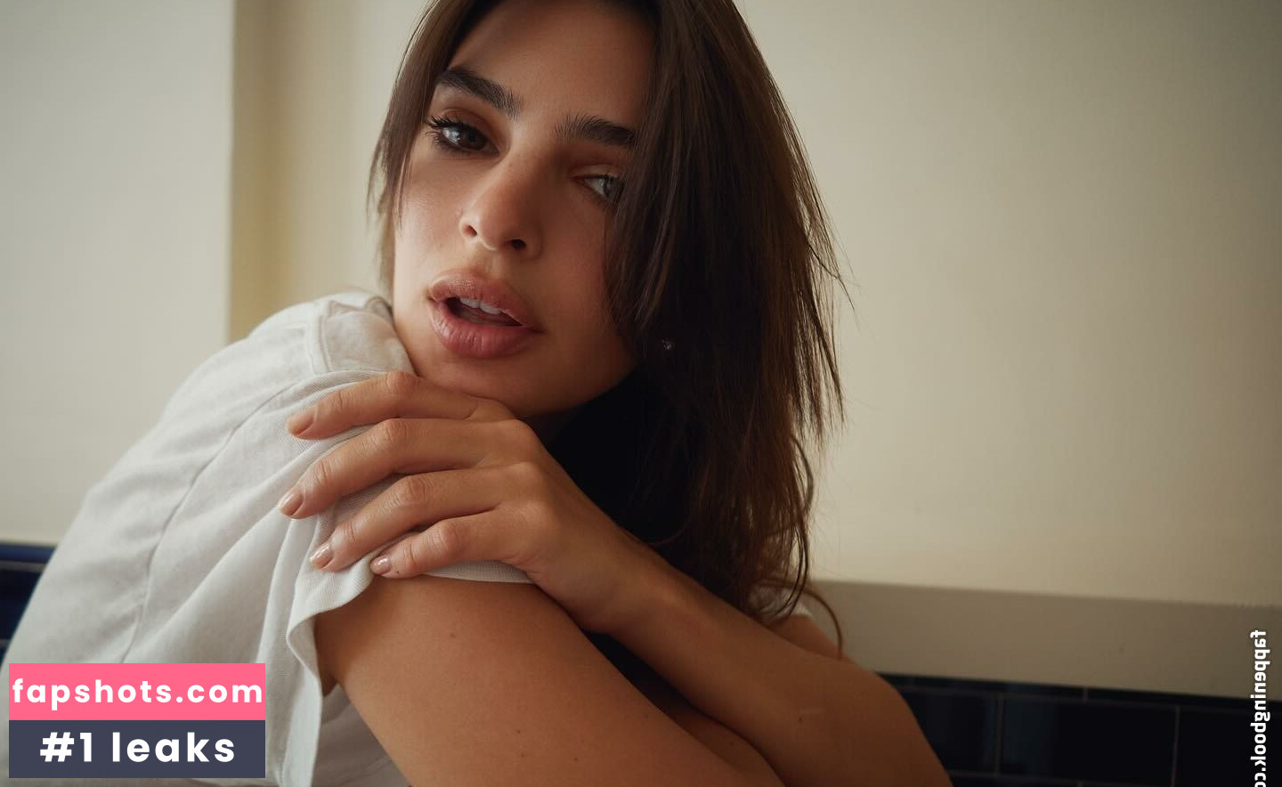 Emily Ratajkowski gallery photo #62