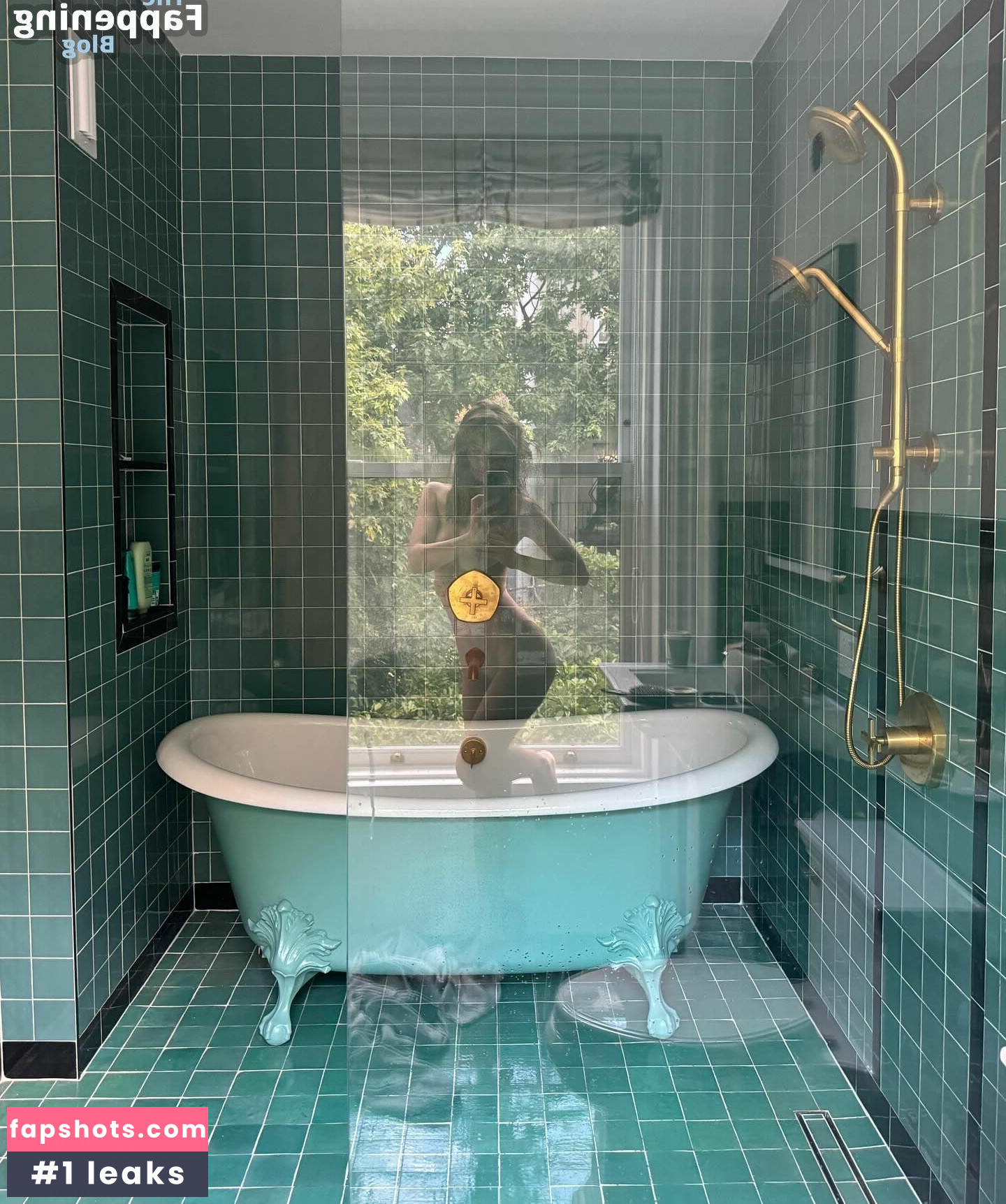 Emily Ratajkowski gallery photo #611