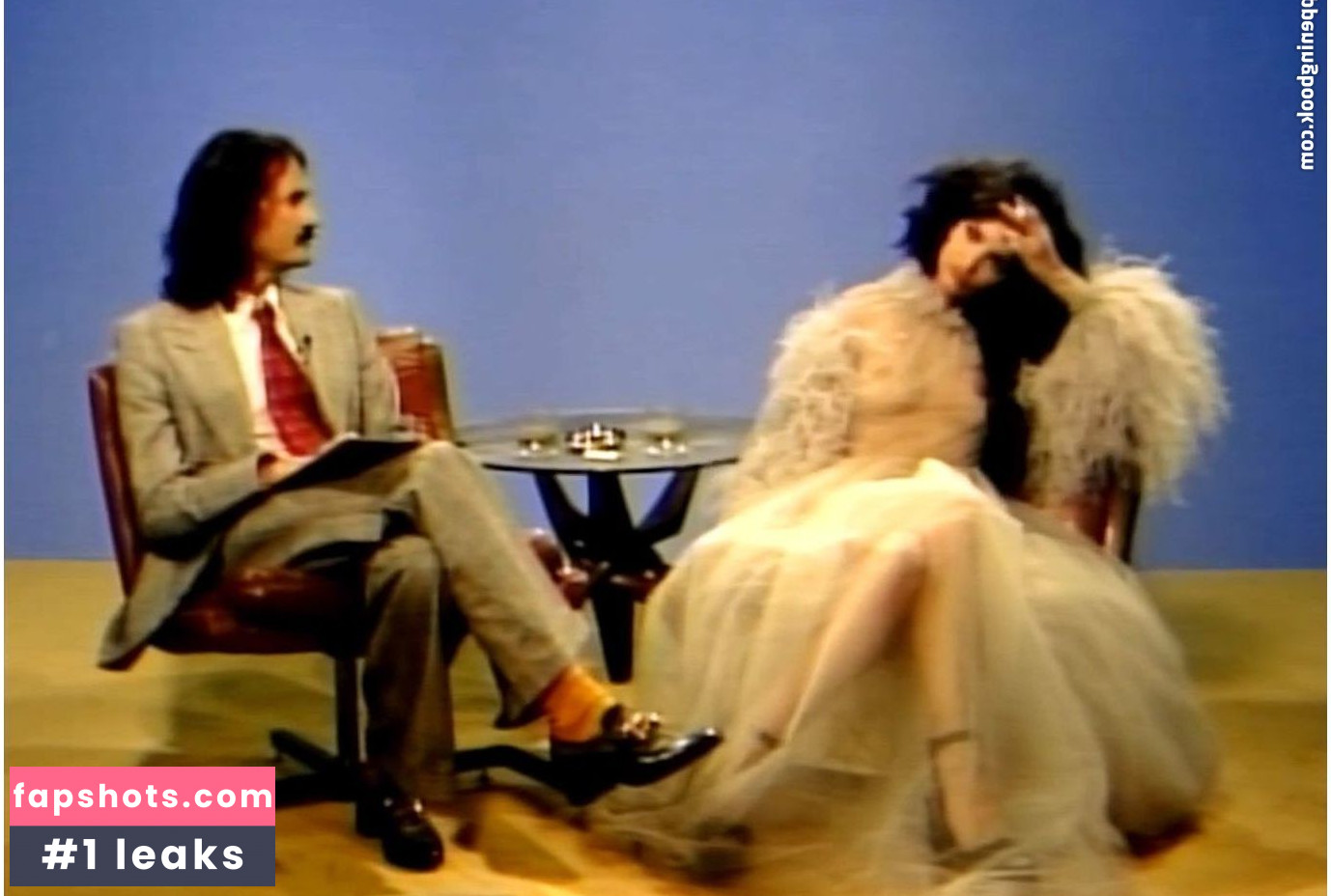 Emily Ratajkowski gallery photo #6140