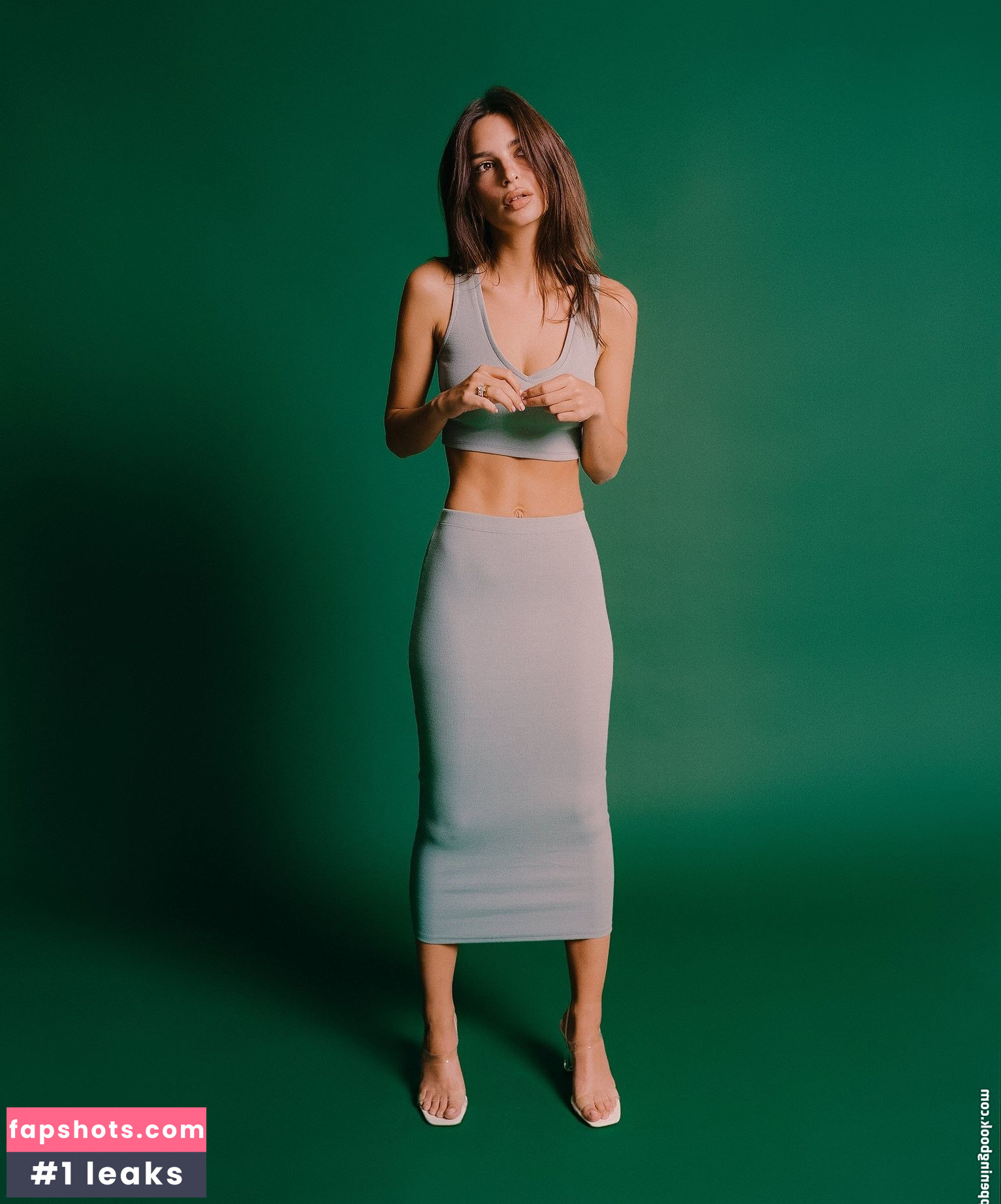 Emily Ratajkowski gallery photo #6200