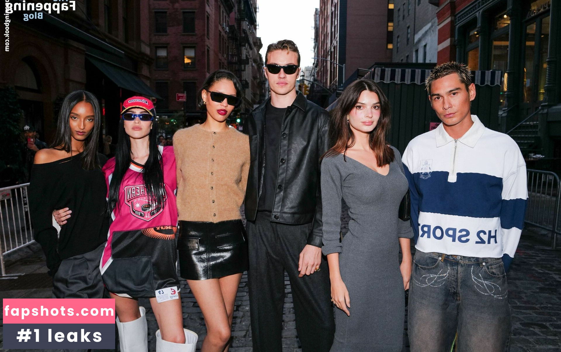 Emily Ratajkowski gallery photo #623