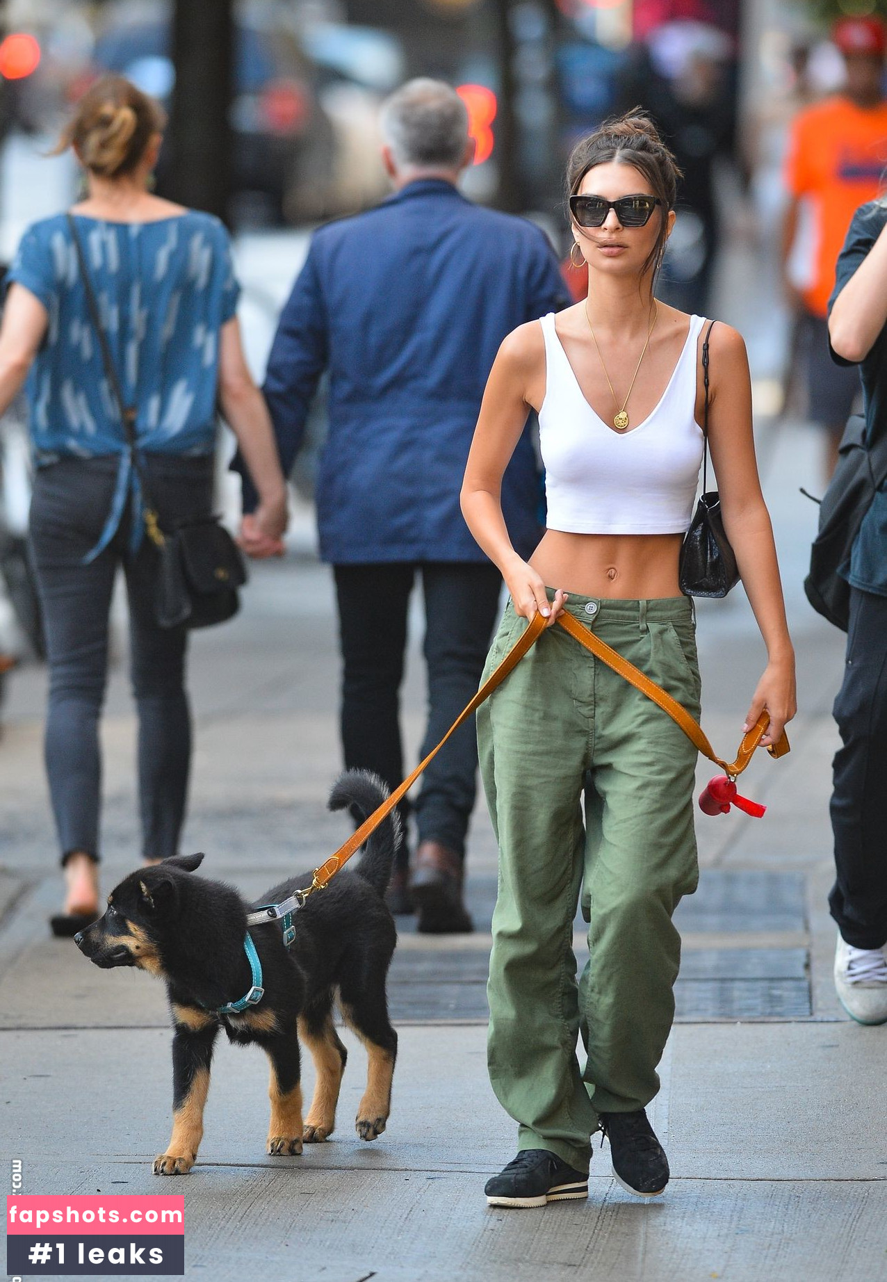 Emily Ratajkowski gallery photo #6231