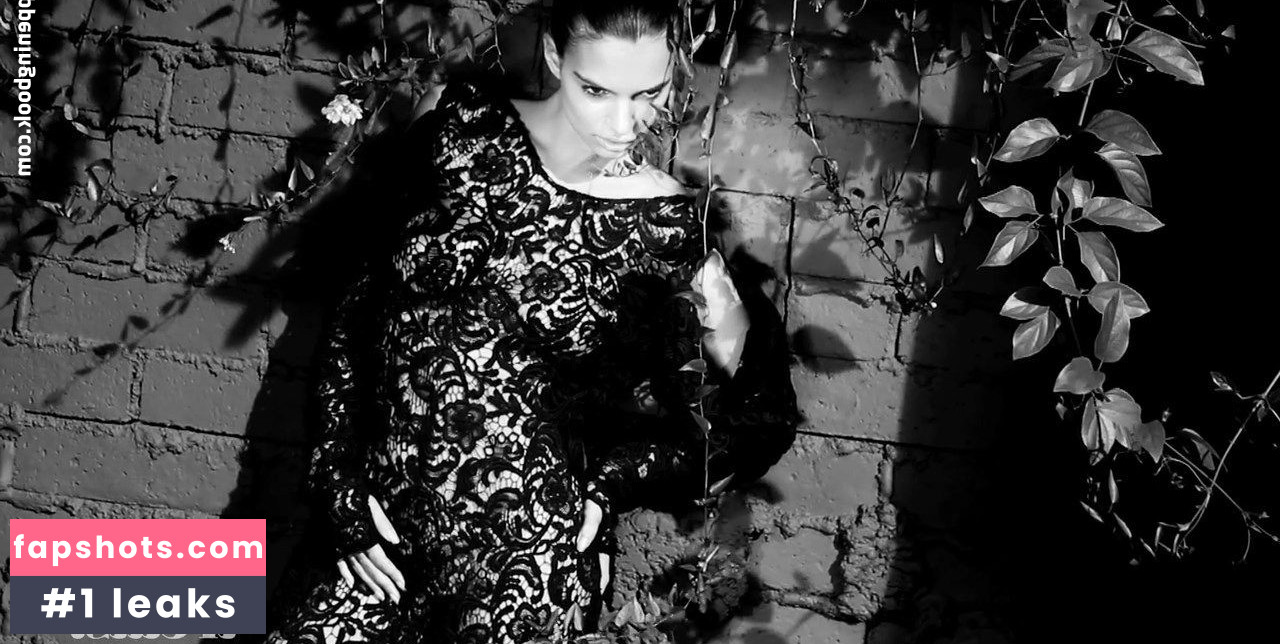 Emily Ratajkowski gallery photo #6271