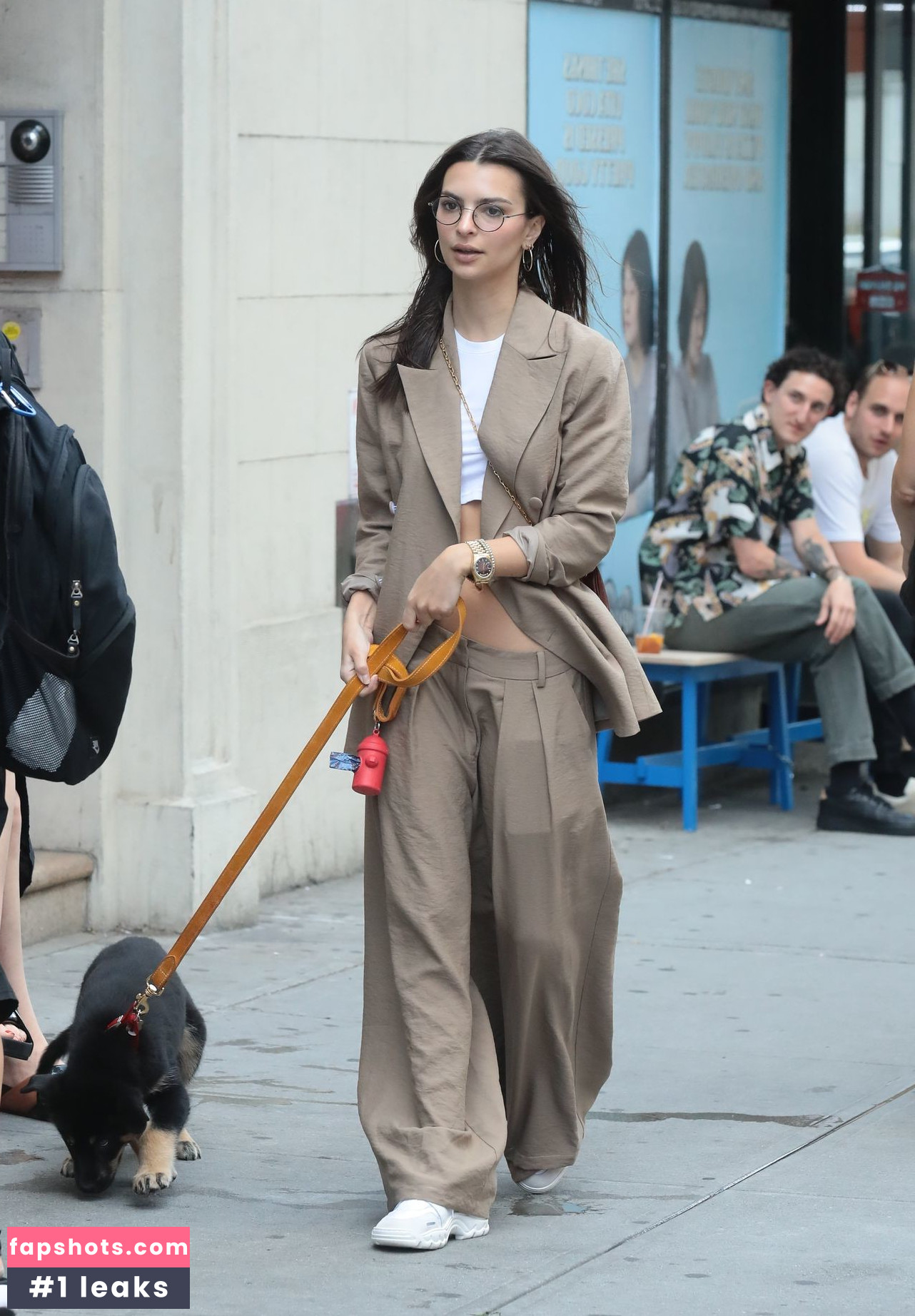 Emily Ratajkowski gallery photo #6287