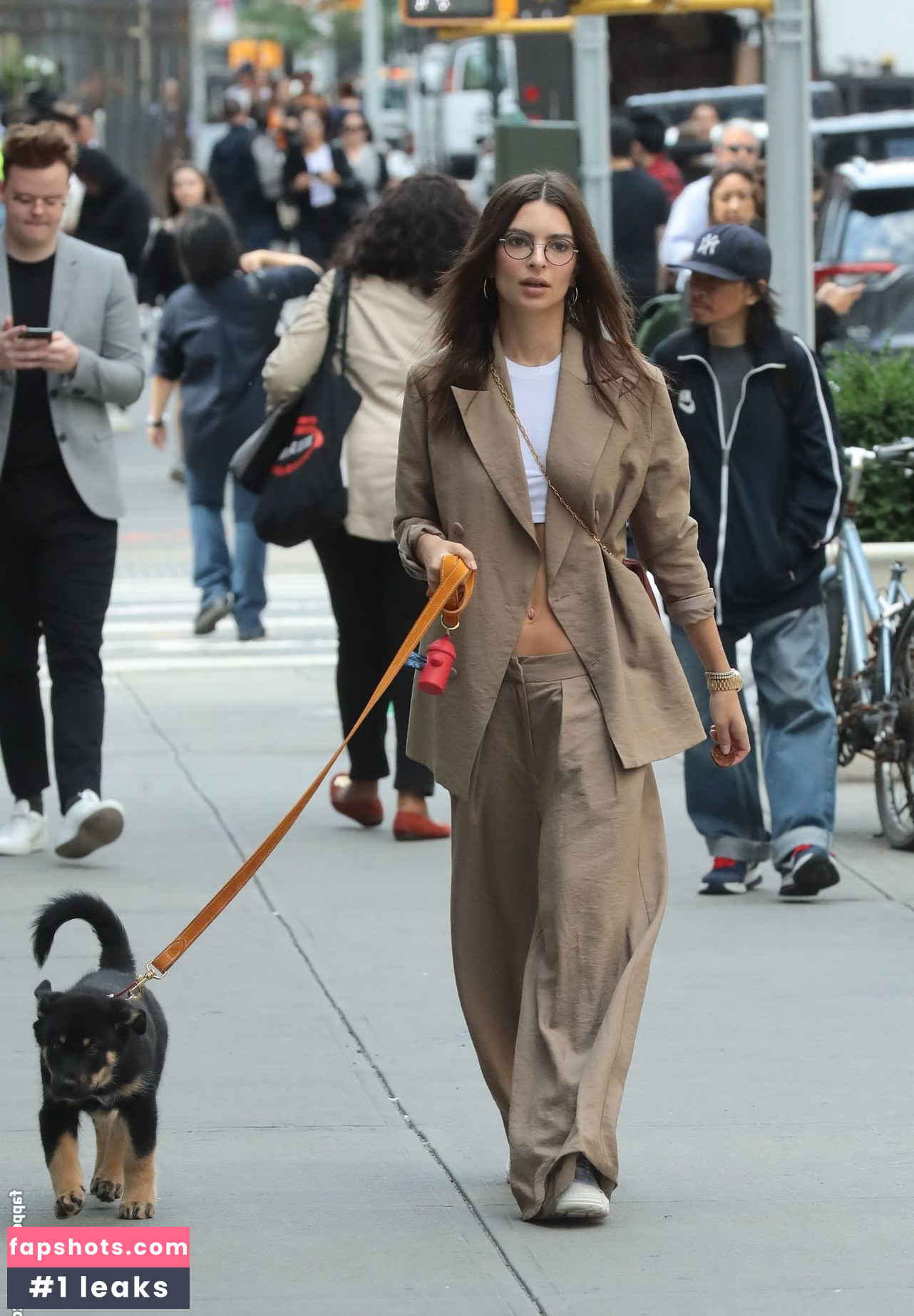 Emily Ratajkowski gallery photo #6290