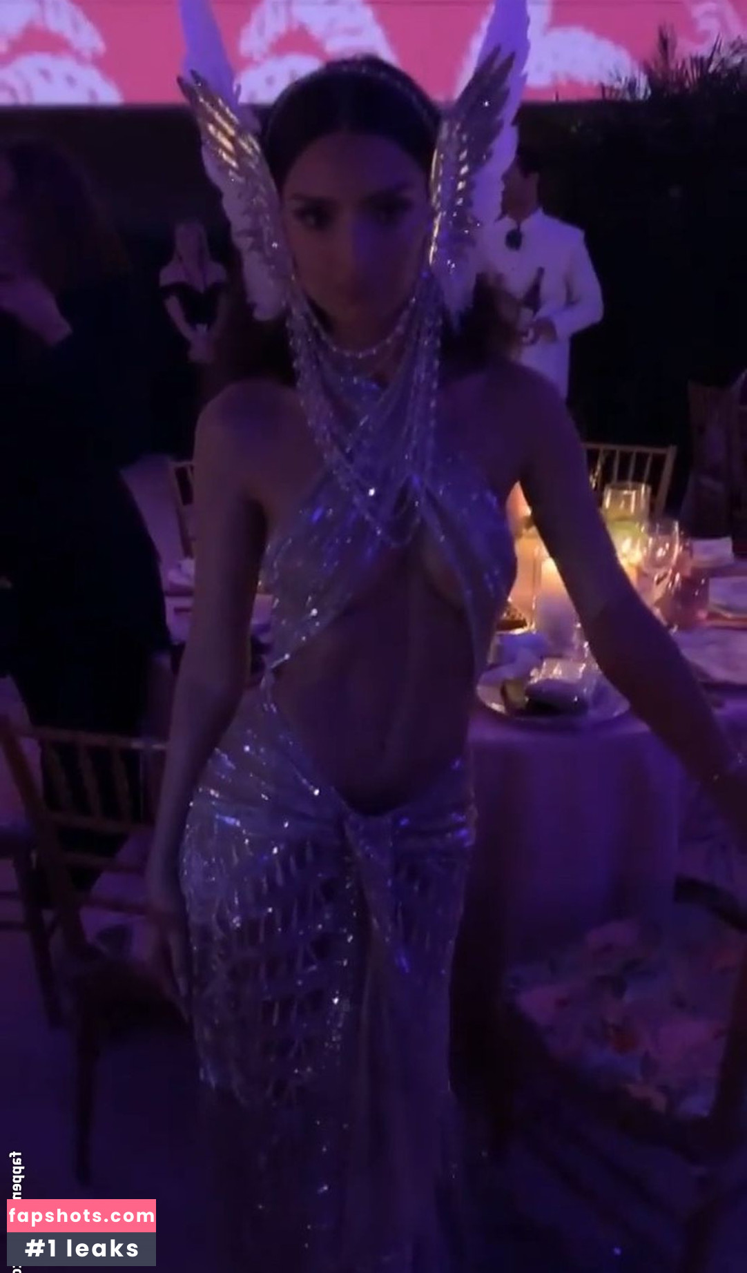 Emily Ratajkowski gallery photo #6366