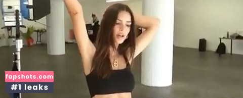 Emily Ratajkowski gallery photo #6368