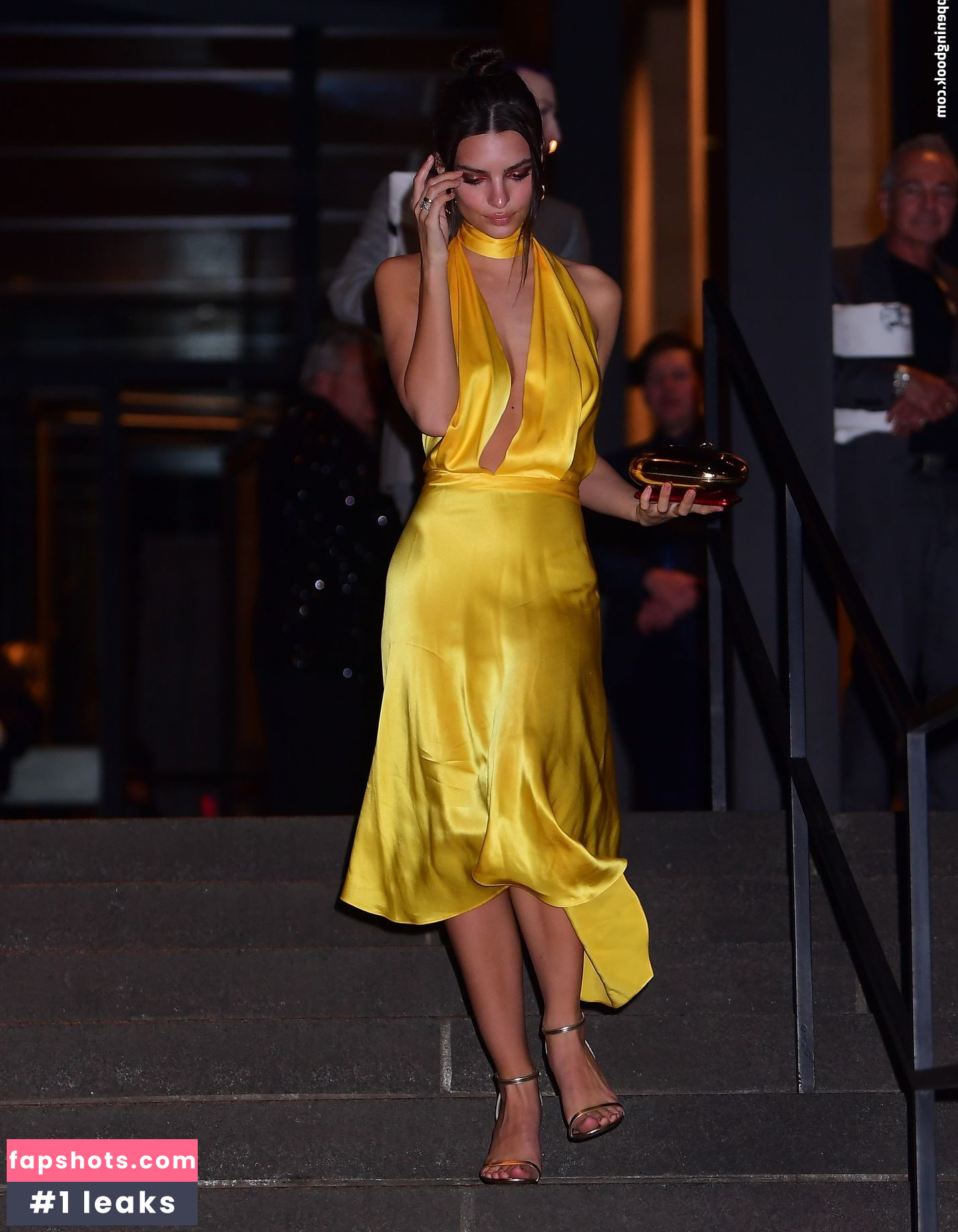 Emily Ratajkowski gallery photo #6398