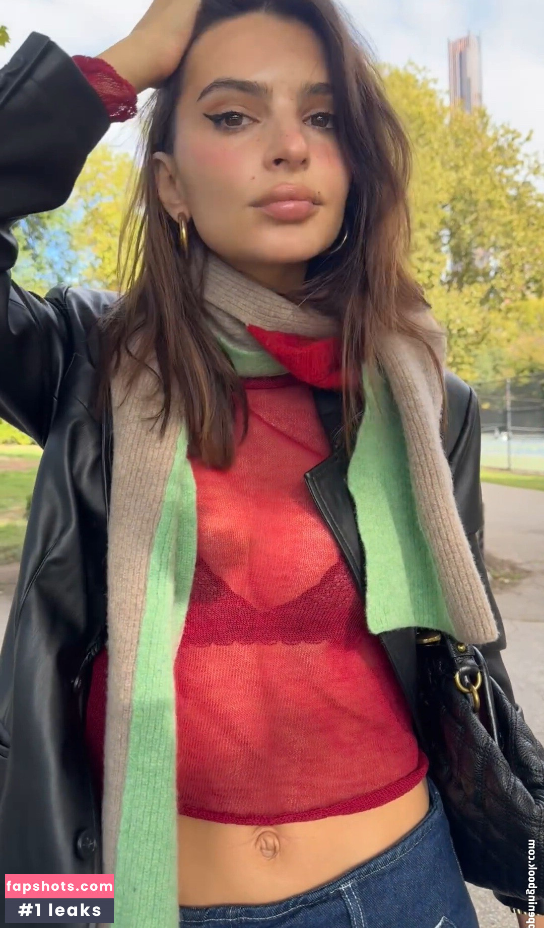 Emily Ratajkowski gallery photo #646