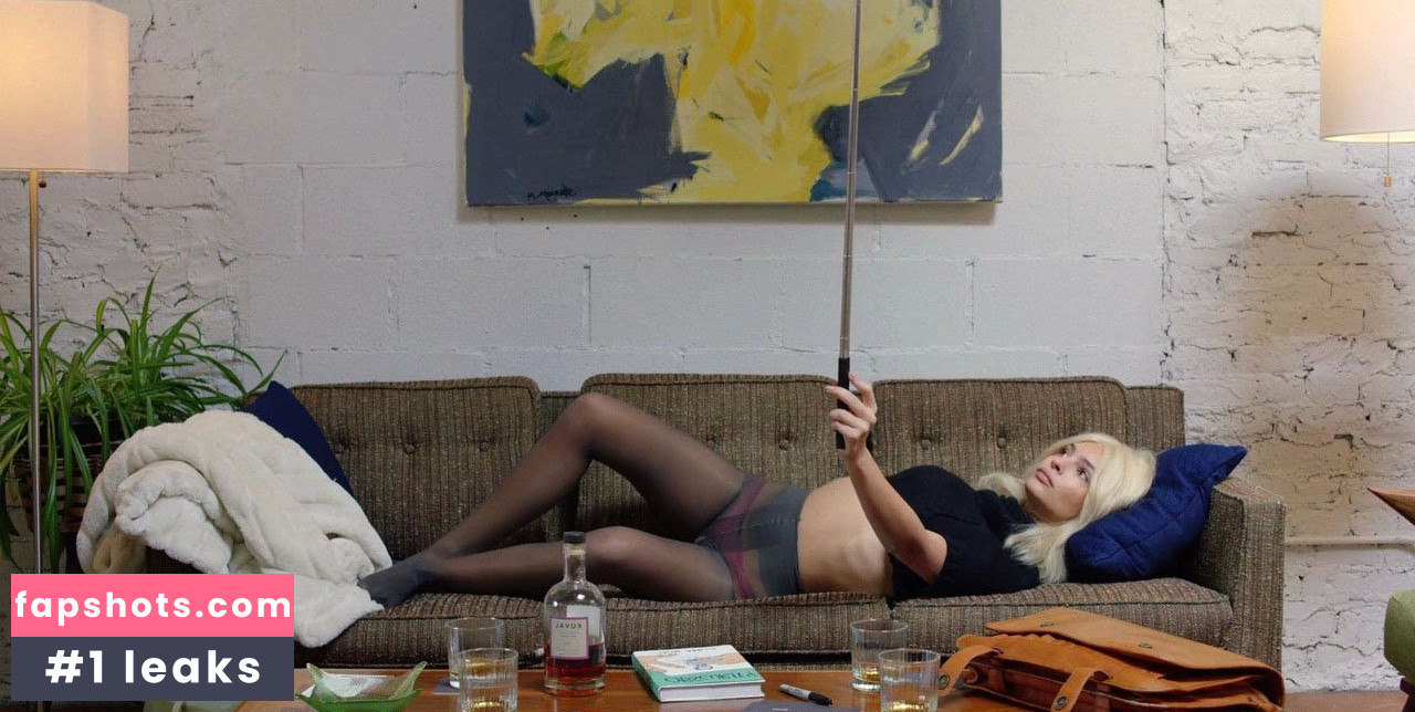 Emily Ratajkowski gallery photo #6455