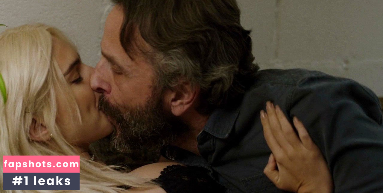 Emily Ratajkowski gallery photo #6456