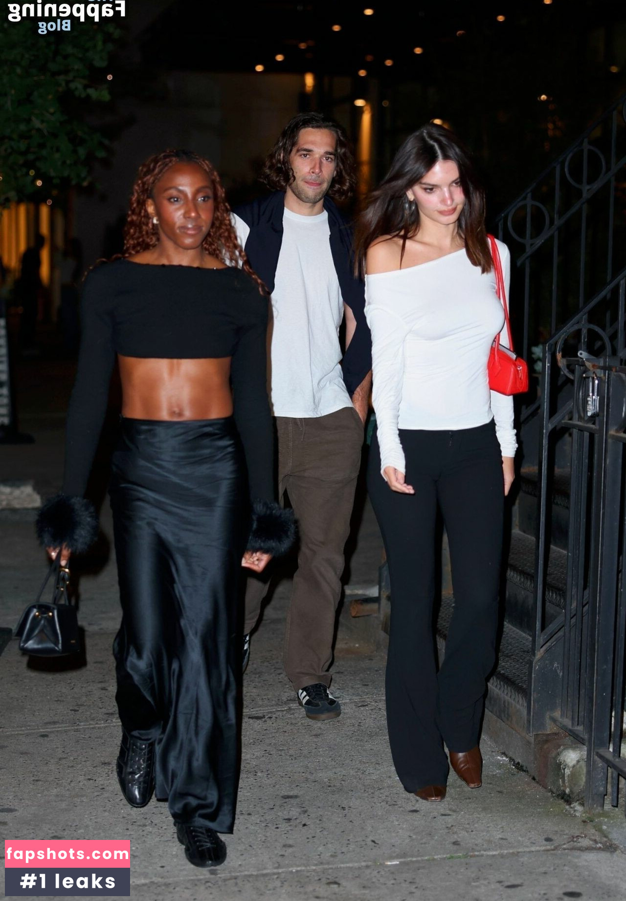 Emily Ratajkowski gallery photo #651