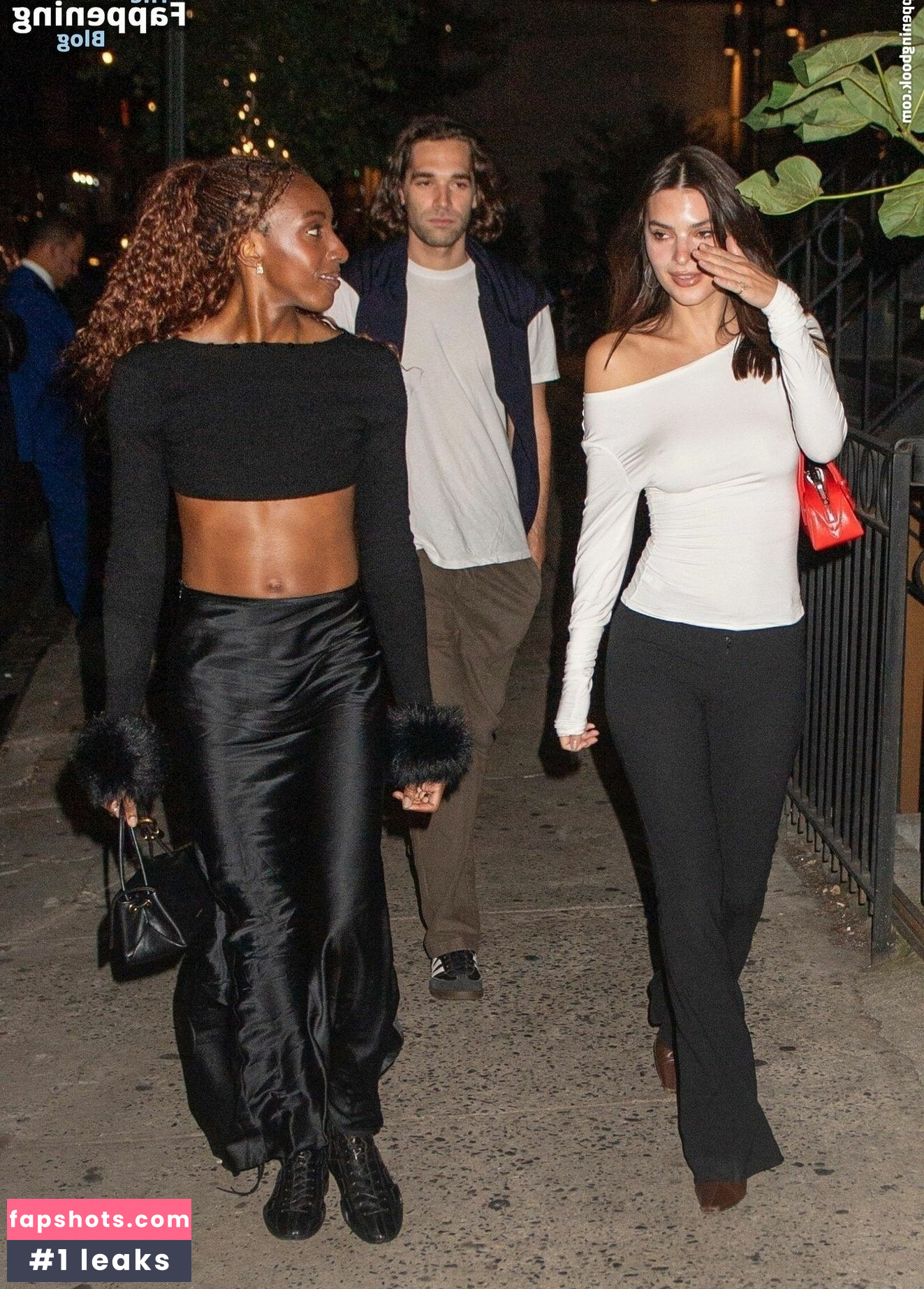 Emily Ratajkowski gallery photo #657