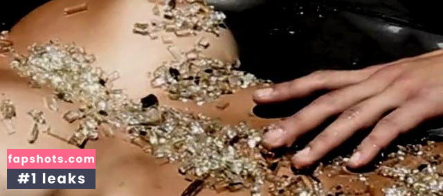 Emily Ratajkowski gallery photo #6613