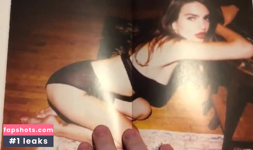 Emily Ratajkowski gallery photo #6642