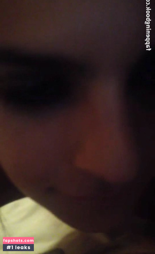 Emily Ratajkowski gallery photo #6647