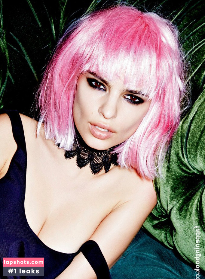 Emily Ratajkowski gallery photo #6652