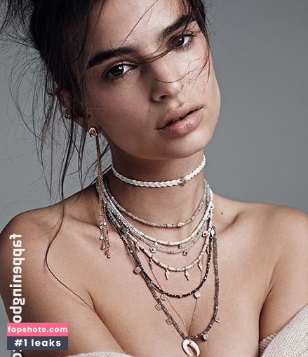 Emily Ratajkowski gallery photo #6665