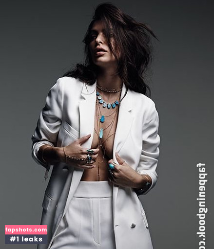 Emily Ratajkowski gallery photo #6668