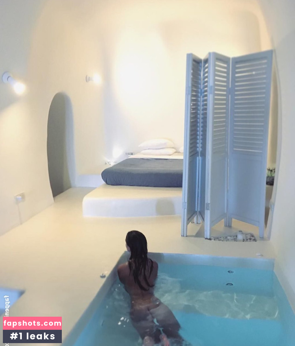 Emily Ratajkowski gallery photo #6700