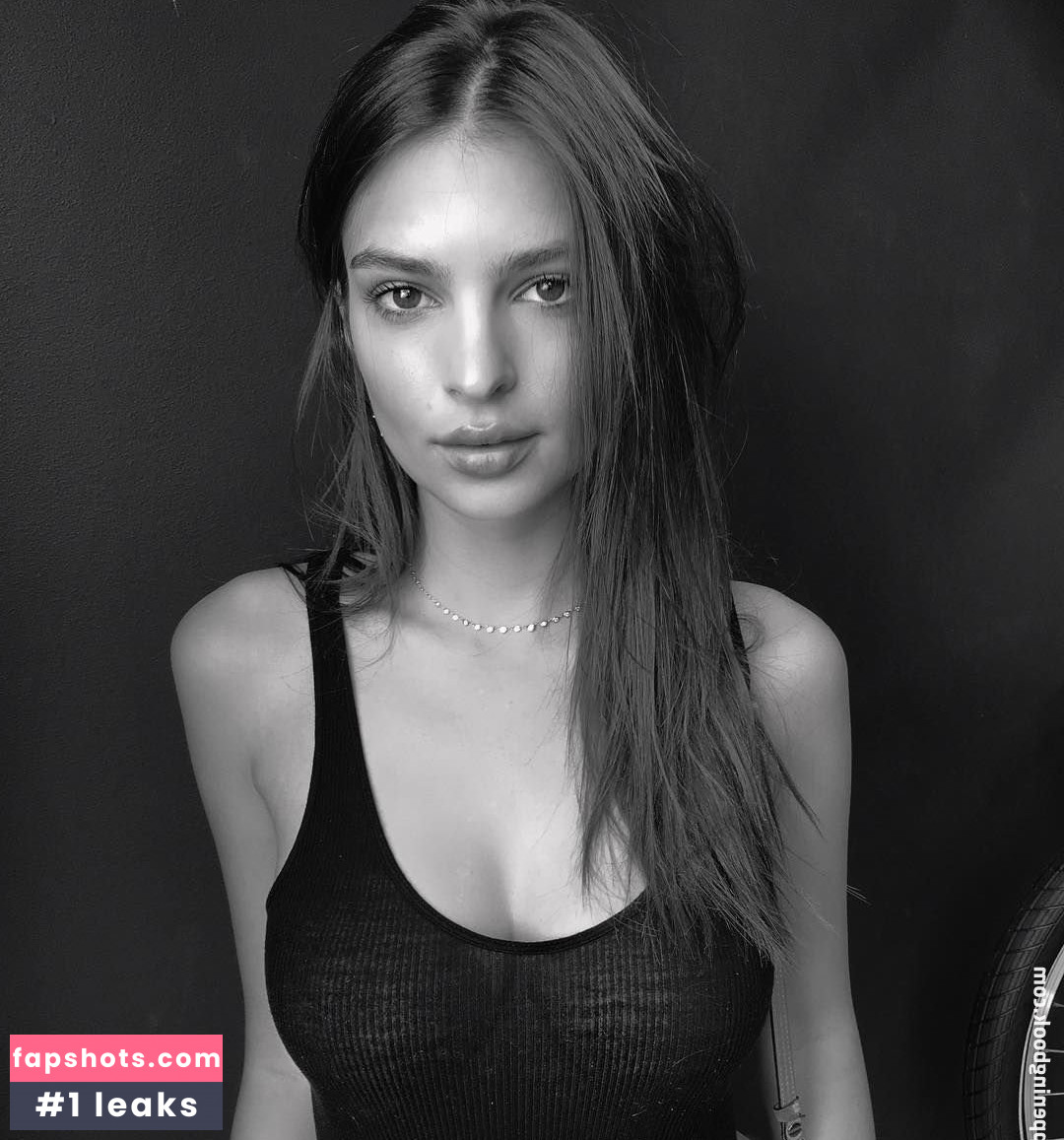 Emily Ratajkowski gallery photo #6714