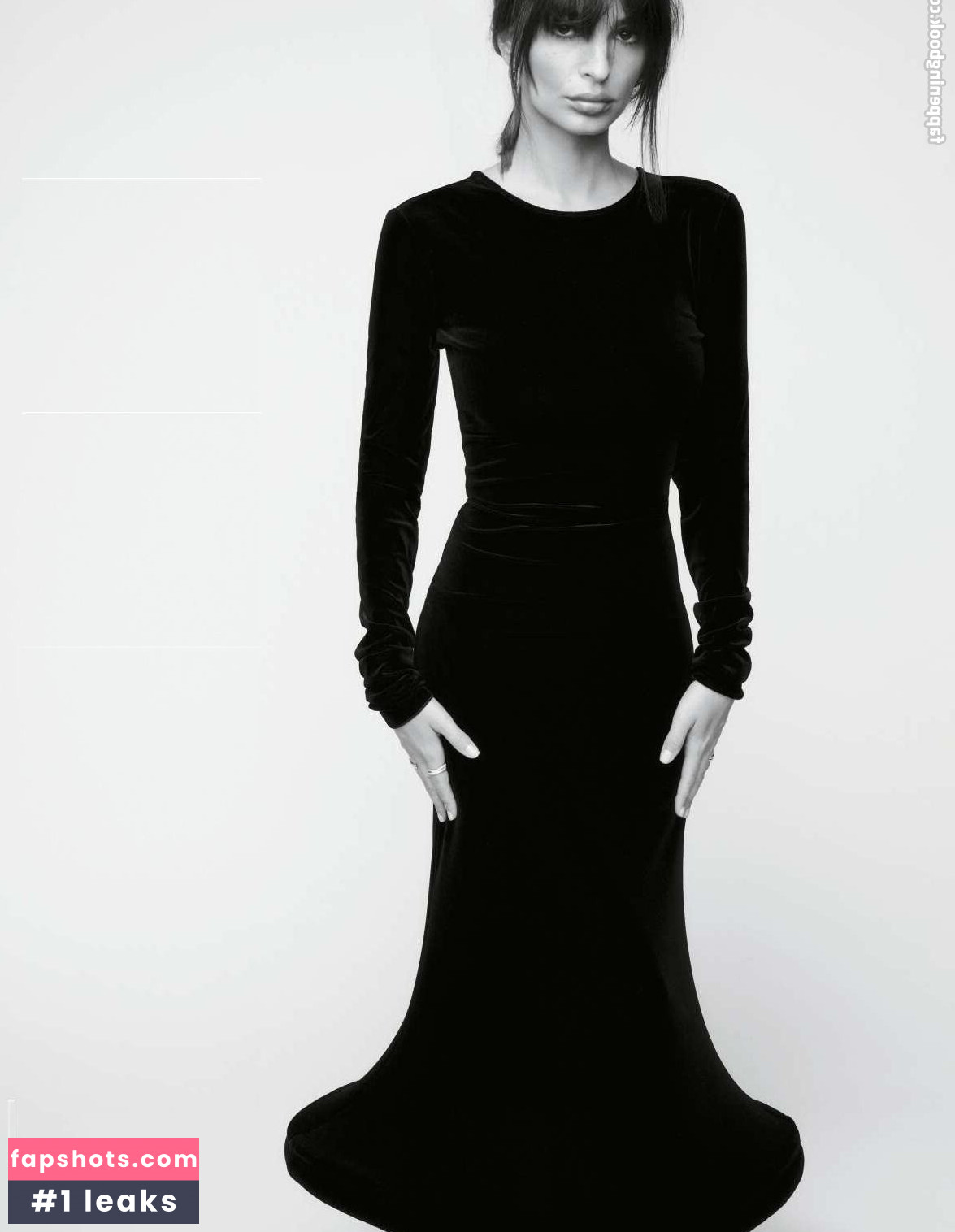 Emily Ratajkowski gallery photo #681