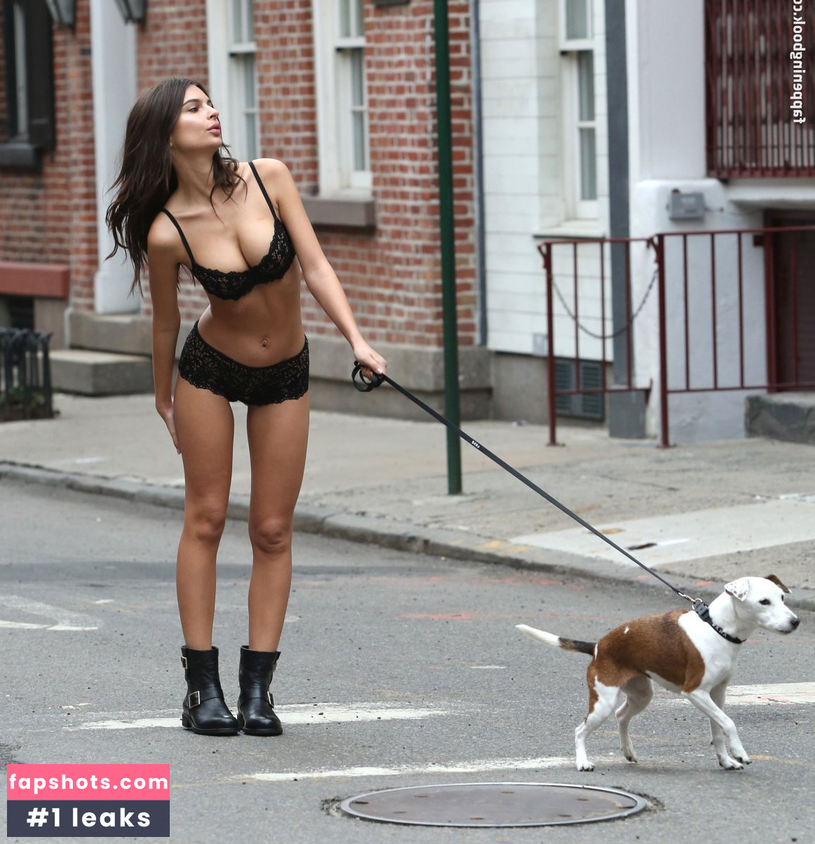 Emily Ratajkowski gallery photo #6810