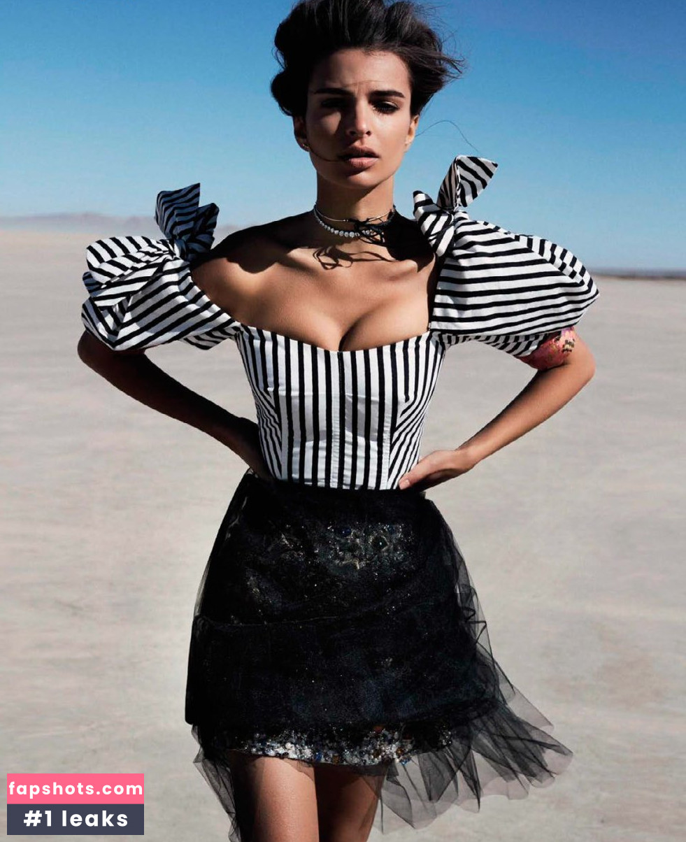 Emily Ratajkowski gallery photo #6814