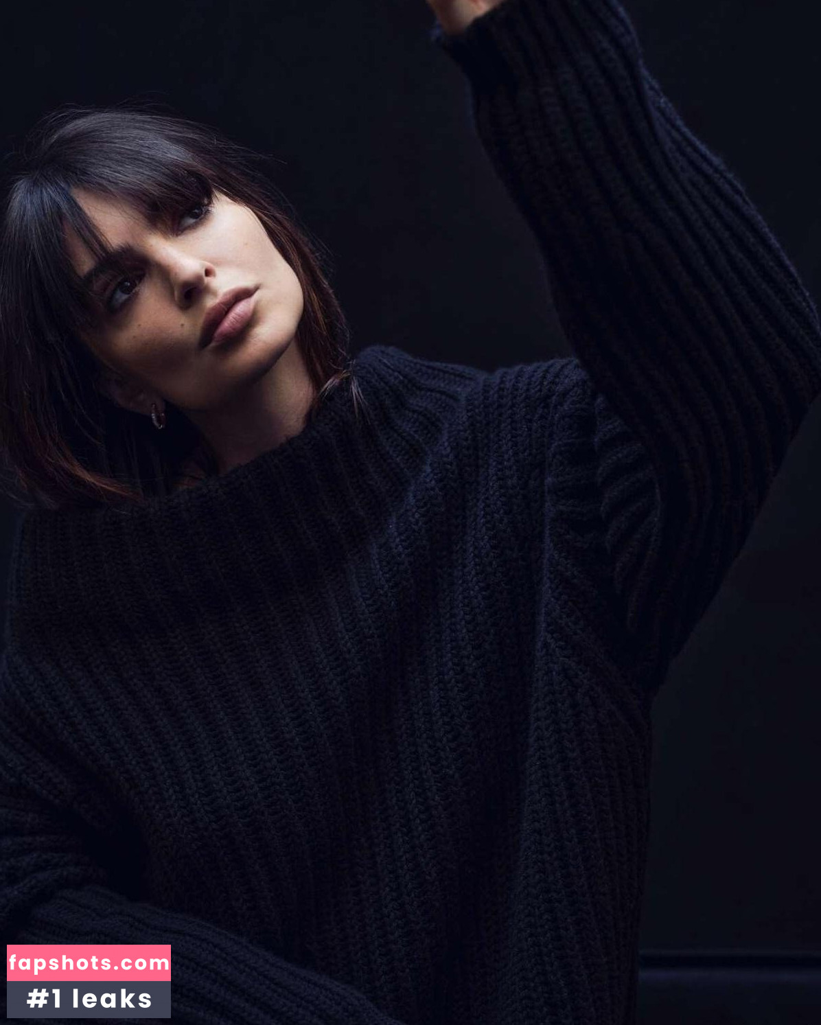 Emily Ratajkowski gallery photo #686