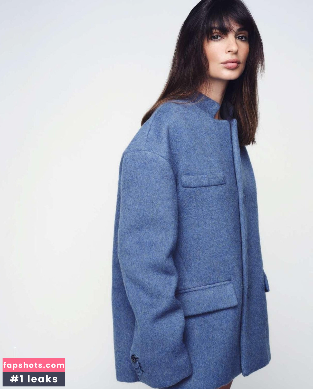 Emily Ratajkowski gallery photo #690